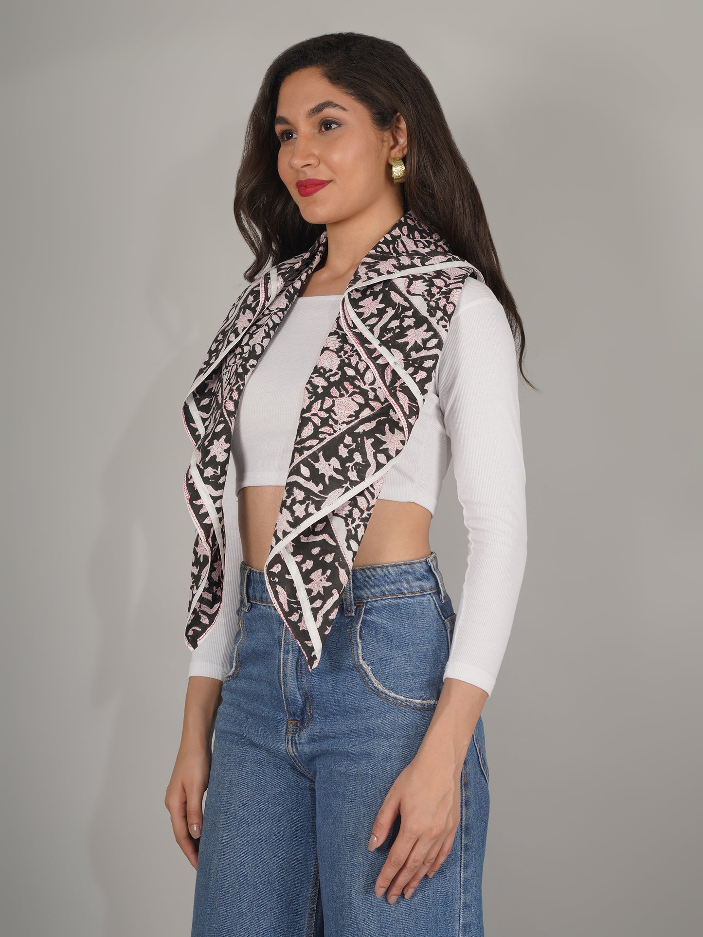 black-floral-print-pure-cotton-scarf-40-by-40-mchp0005