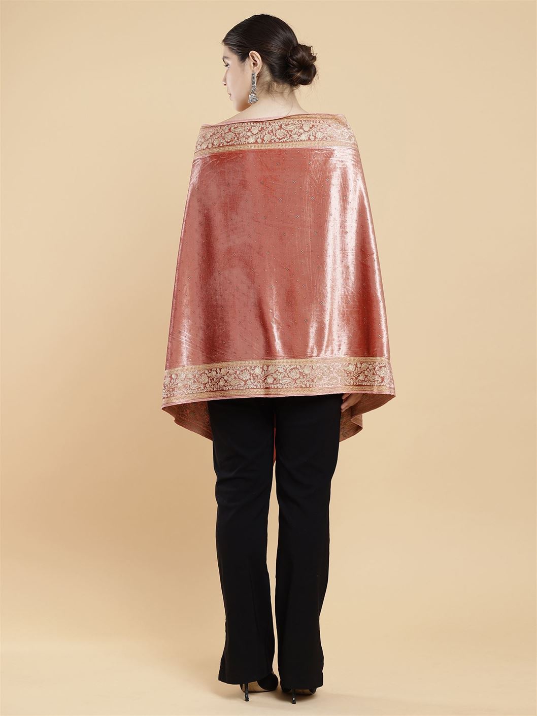 peach-embellished-velvet-stole-mchsvd1629p-moda-chales-7