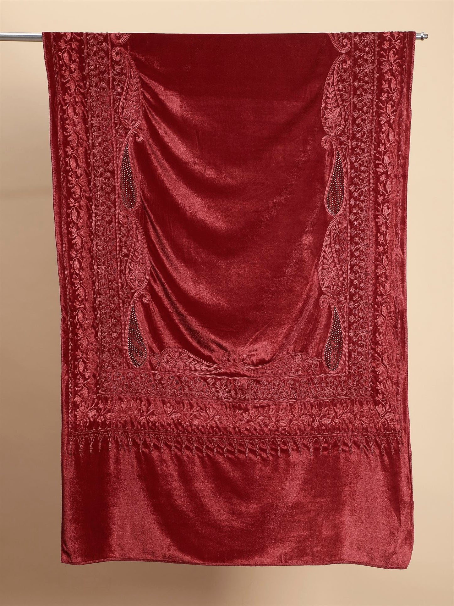 maroon-embroidered-velvet-shawl-mchsvd1645-moda-chales-6