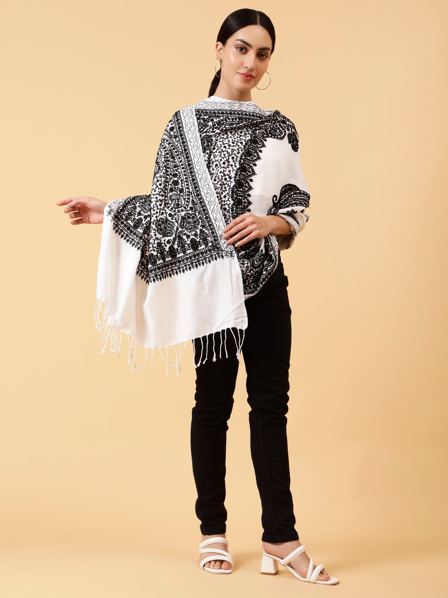 white-and-black-embroidered-shawl-mcmmst4231-4