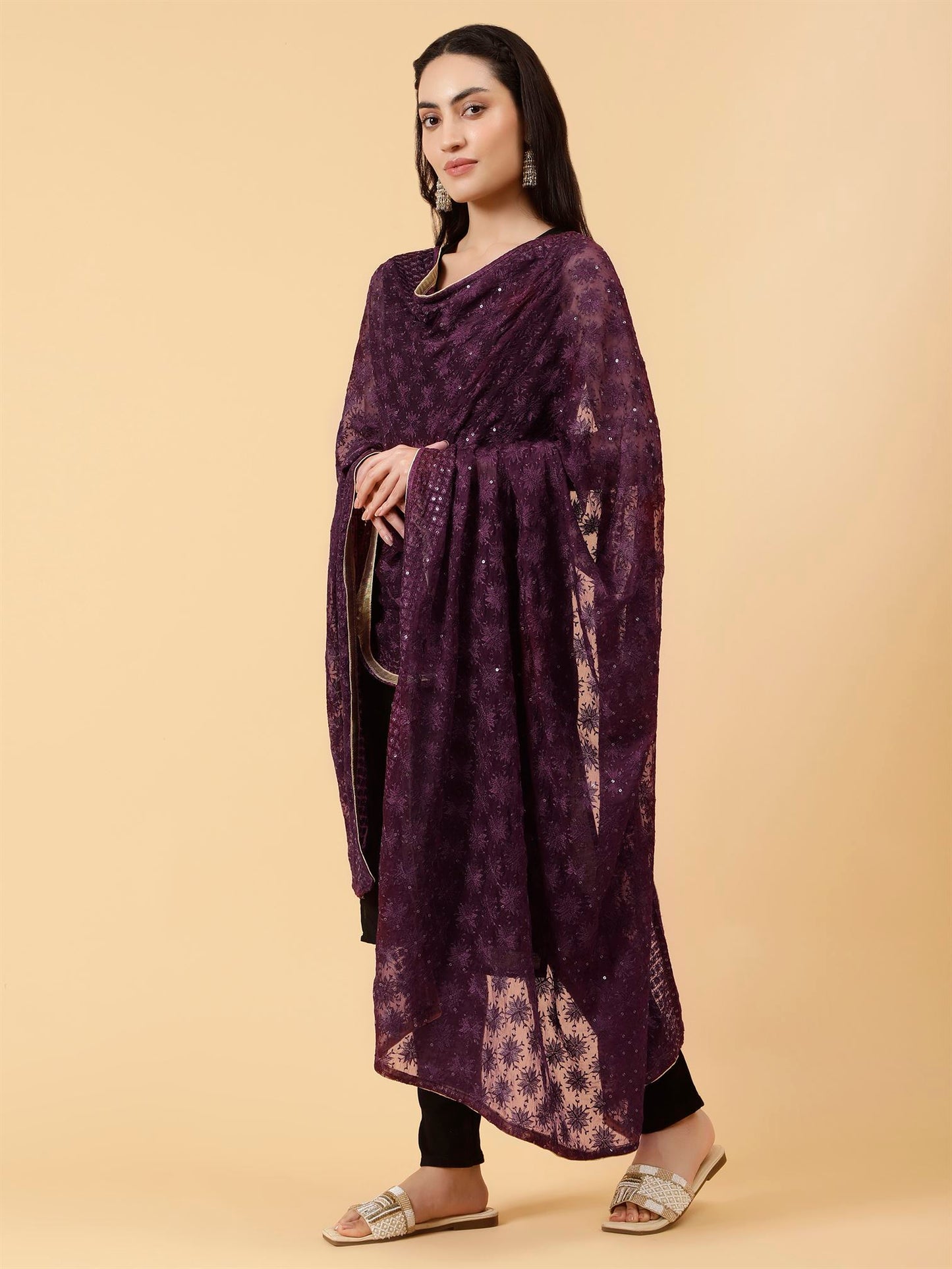 wine-sequinned-embroidery-dupatta-mcrcpd0233-moda-chales-3