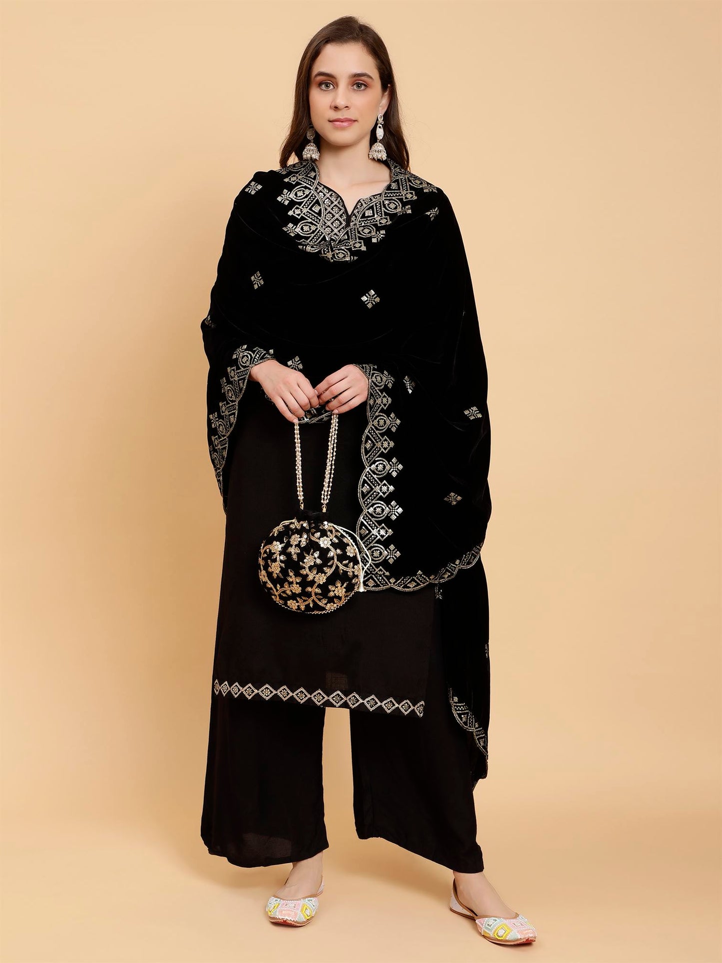 black-embellished-velvet-dupatta-mcrcvd7201-moda-chales-5