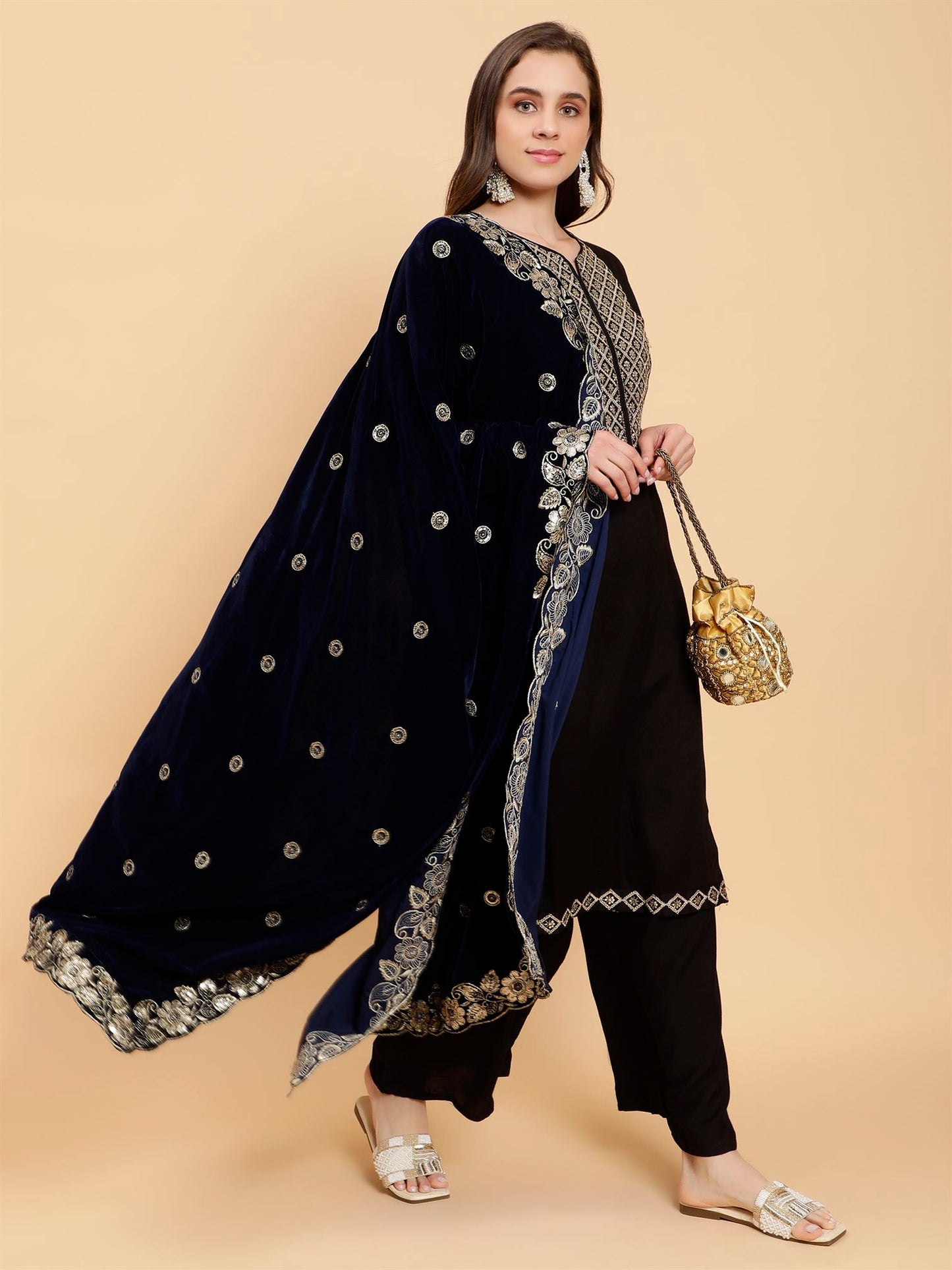 navy-blue-embellished-velvet-dupatta-mcrcvd7236-moda-chales-5