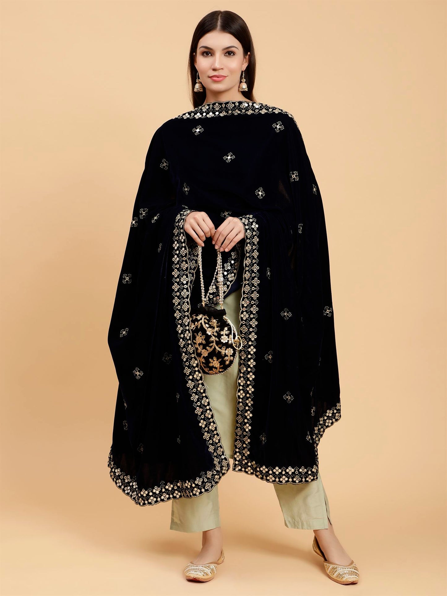 black-embellished-velvet-dupatta-mcrcvd7266-moda-chales-6