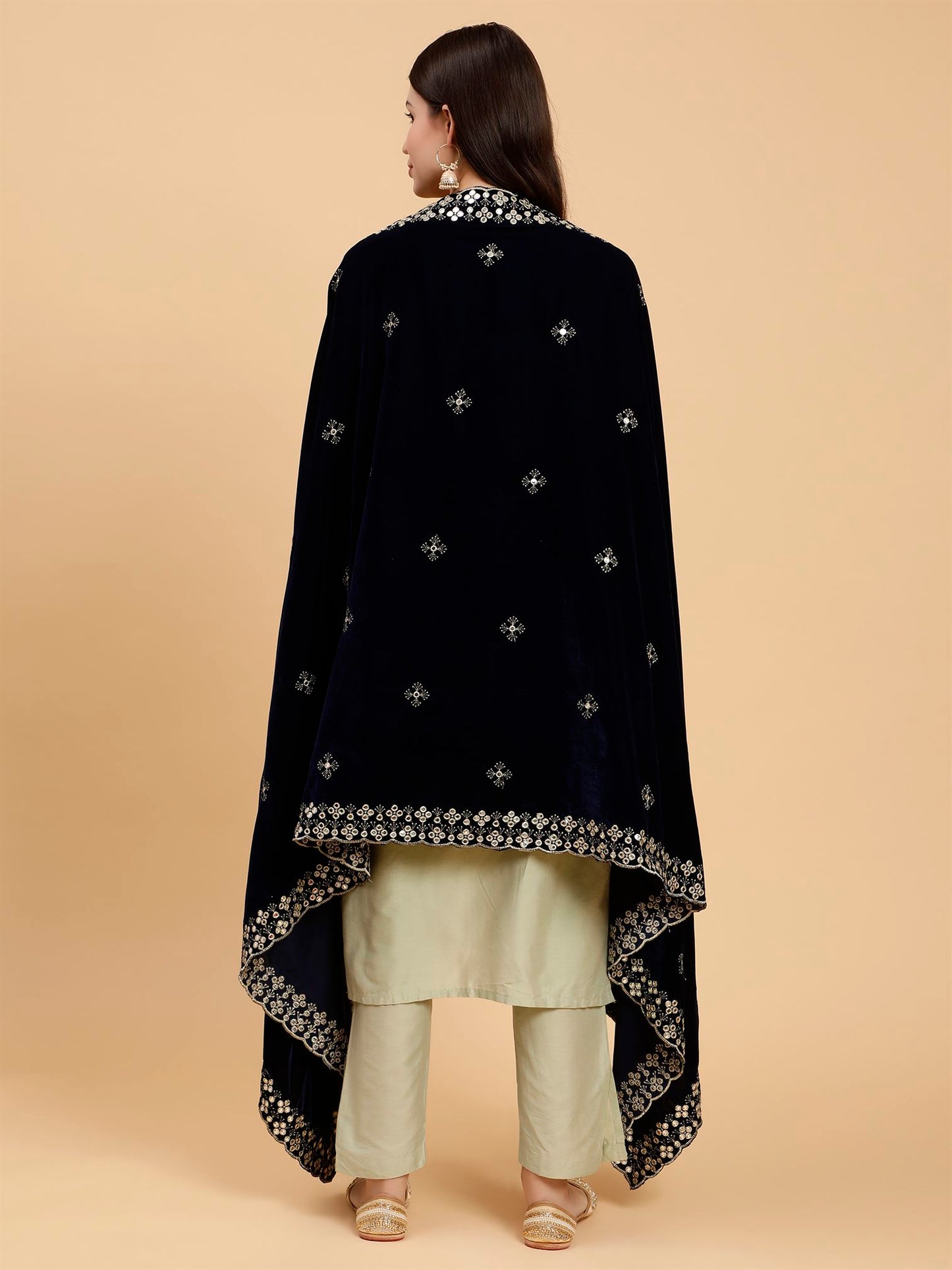 black-embellished-velvet-dupatta-mcrcvd7266-moda-chales-7