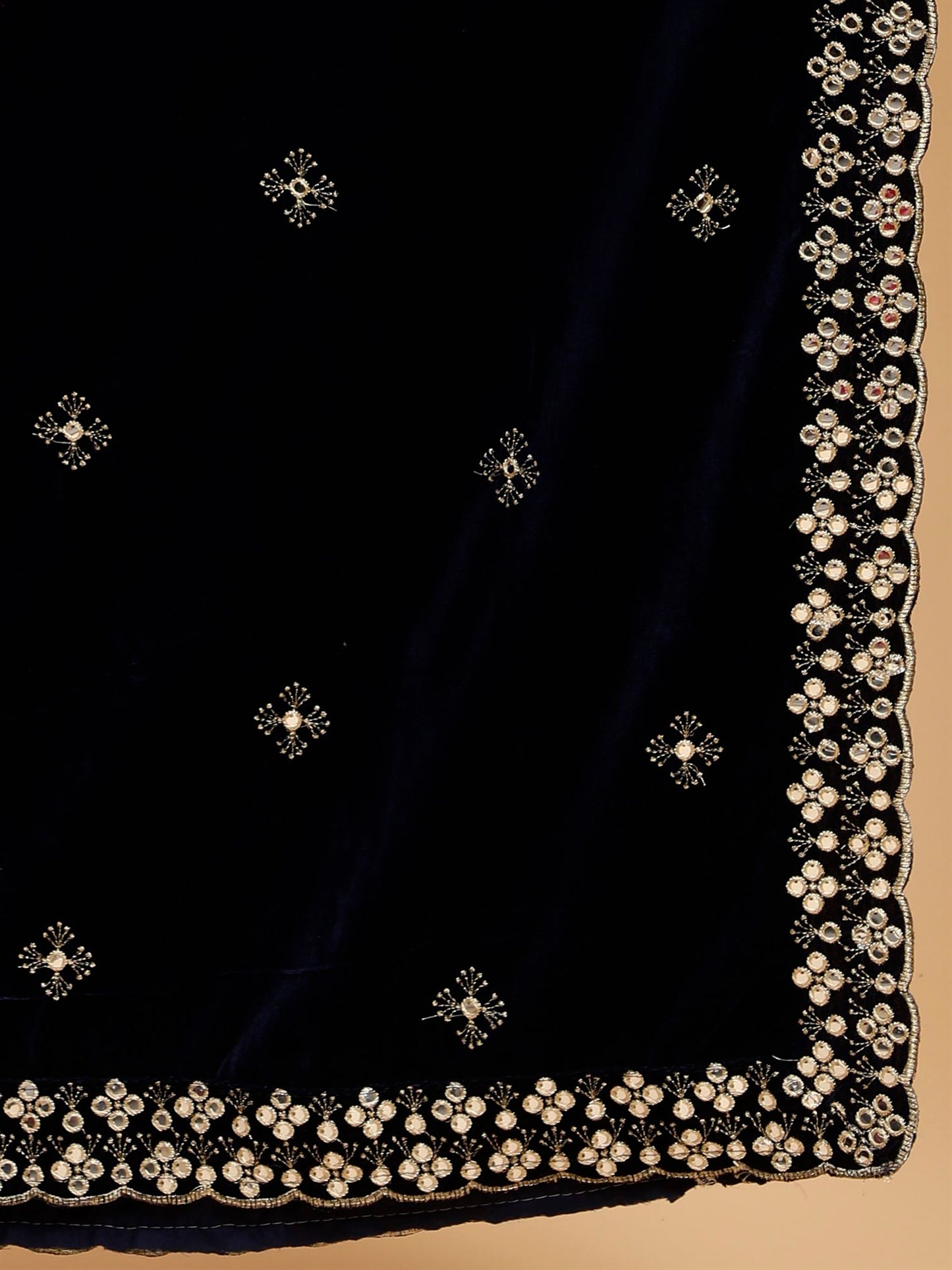 black-embellished-velvet-dupatta-mcrcvd7266-moda-chales-8