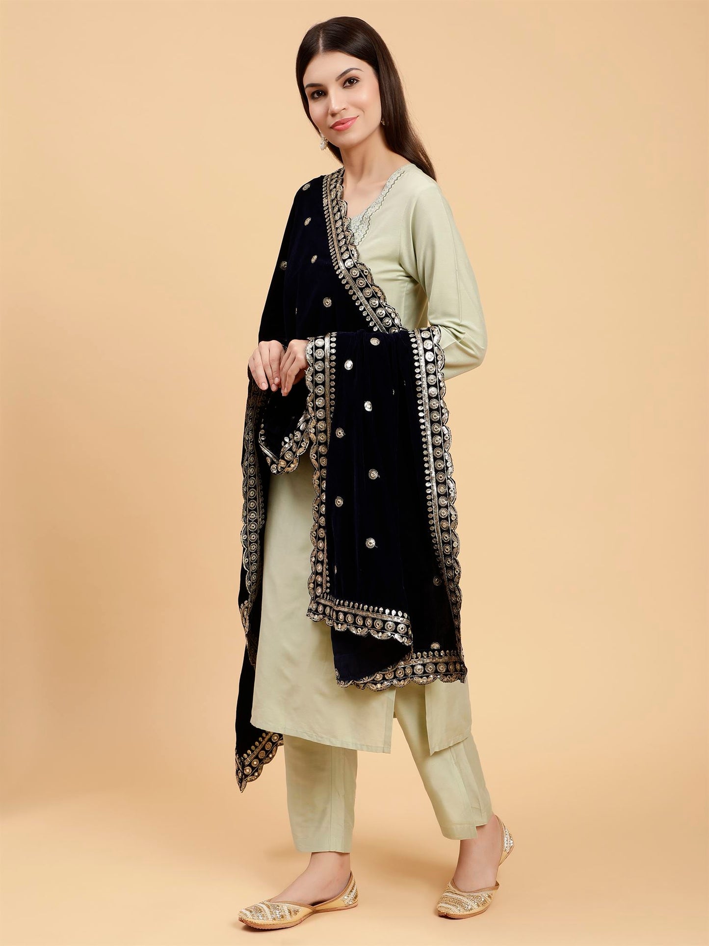 blue-embellished-velvet-dupatta-mcrcvd7296-moda-chales-4