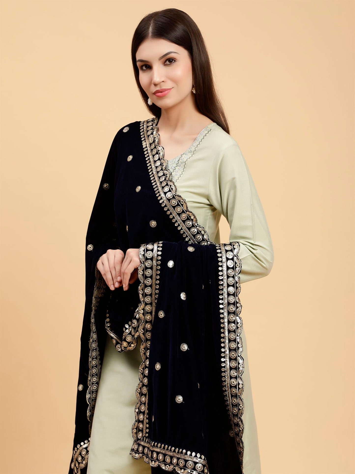 blue-embellished-velvet-dupatta-mcrcvd7296-moda-chales-5