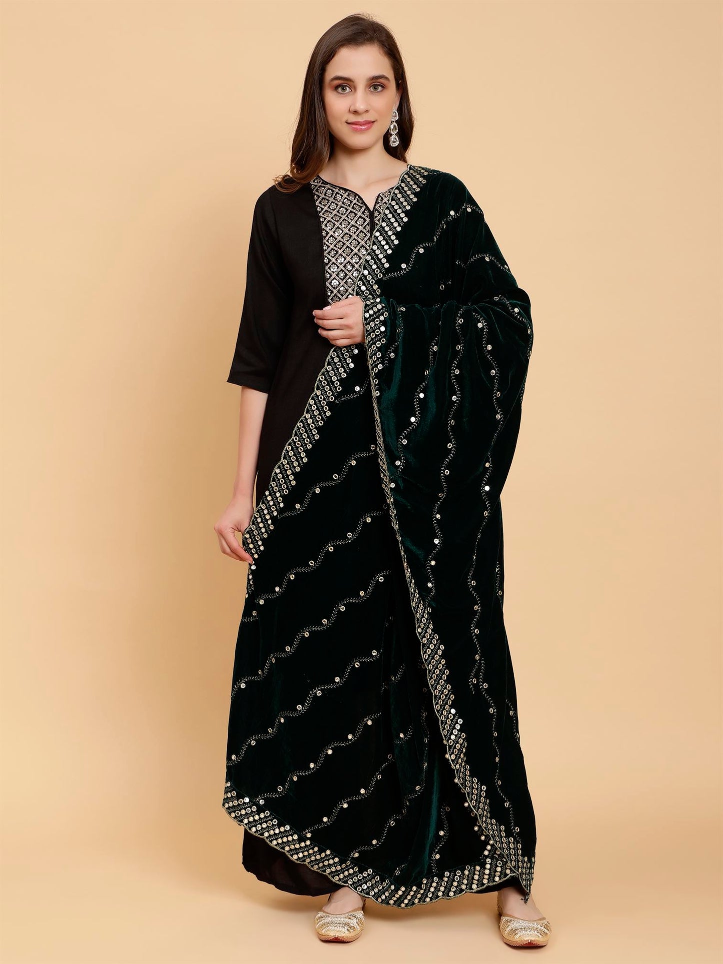 green-embellished-velvet-dupatta-mcrcvd7327-moda-chales-2