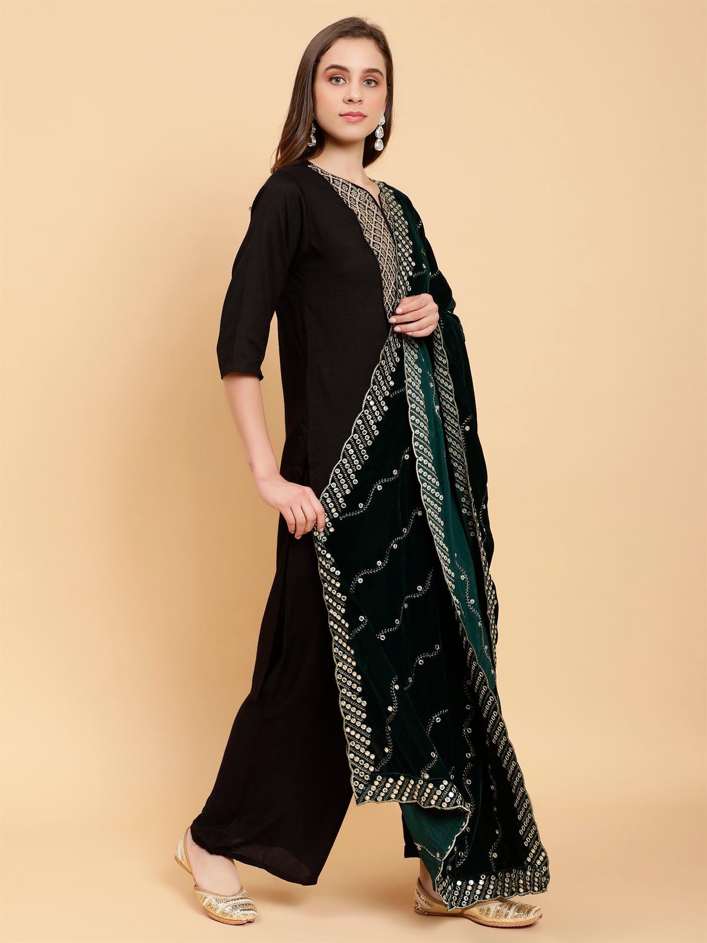 green-embellished-velvet-dupatta-mcrcvd7327-moda-chales-3