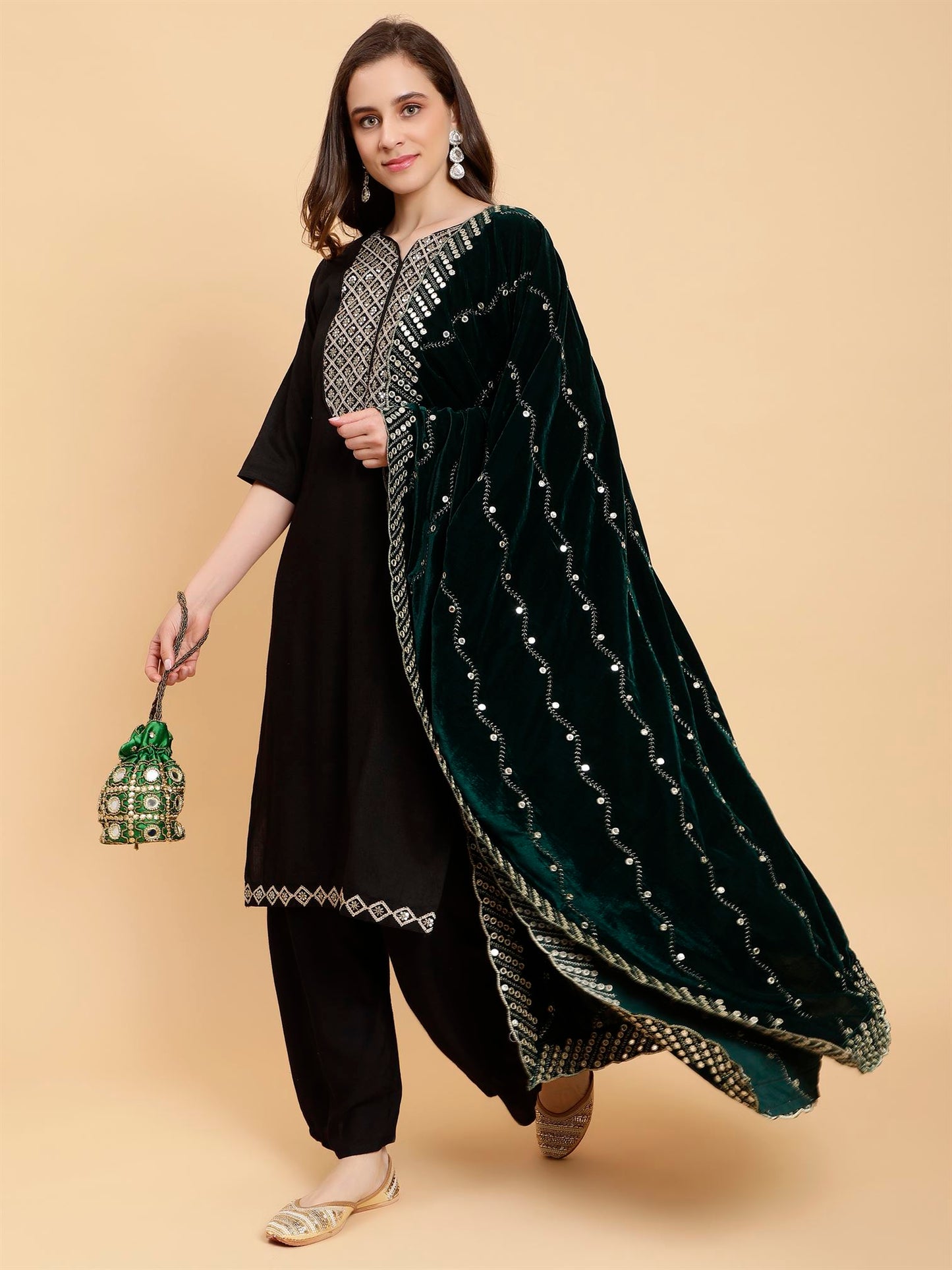 green-embellished-velvet-dupatta-mcrcvd7327-moda-chales-5