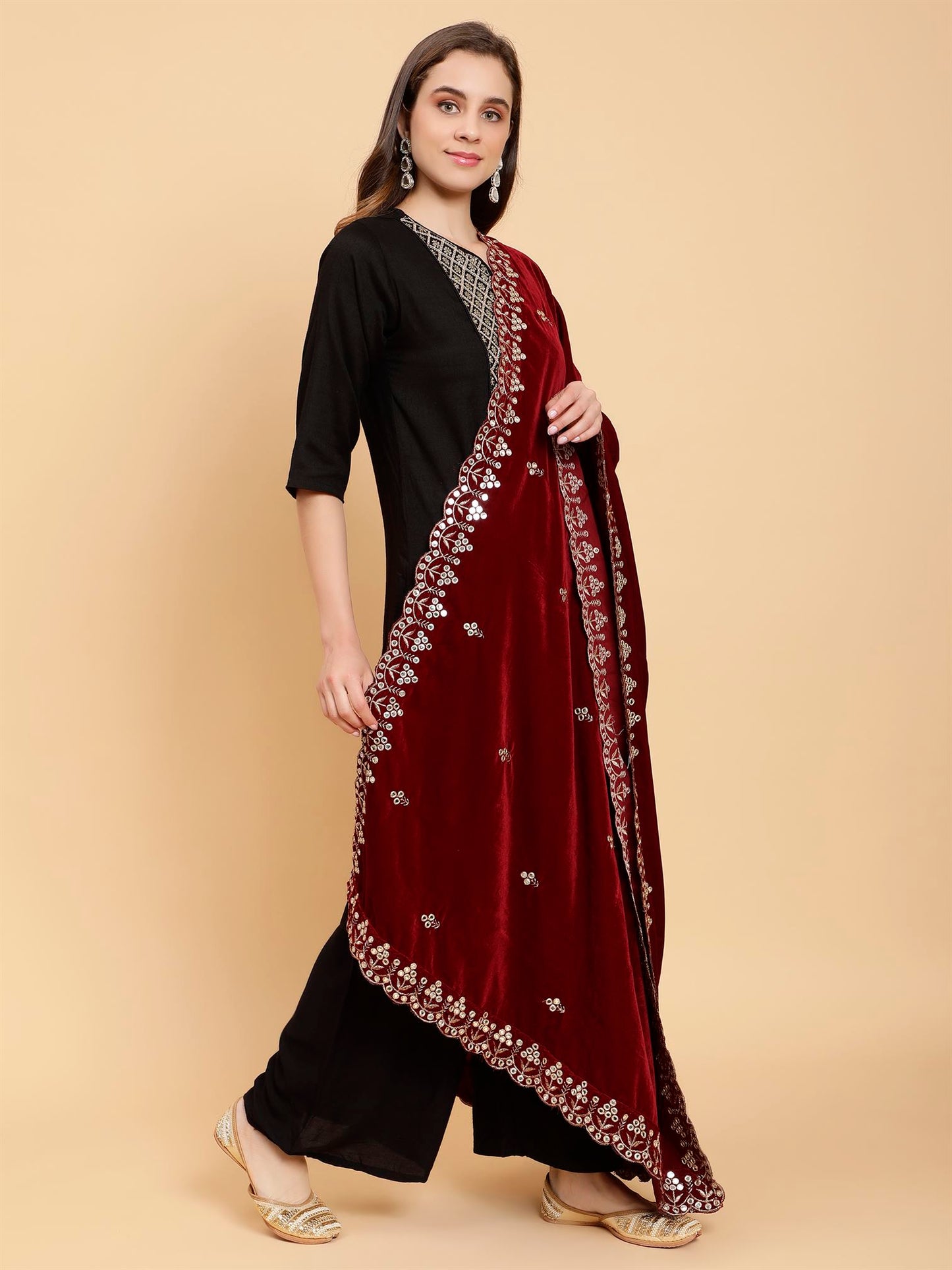 maroon-embellished-velvet-dupatta-mcrcvd7384-moda-chales-4