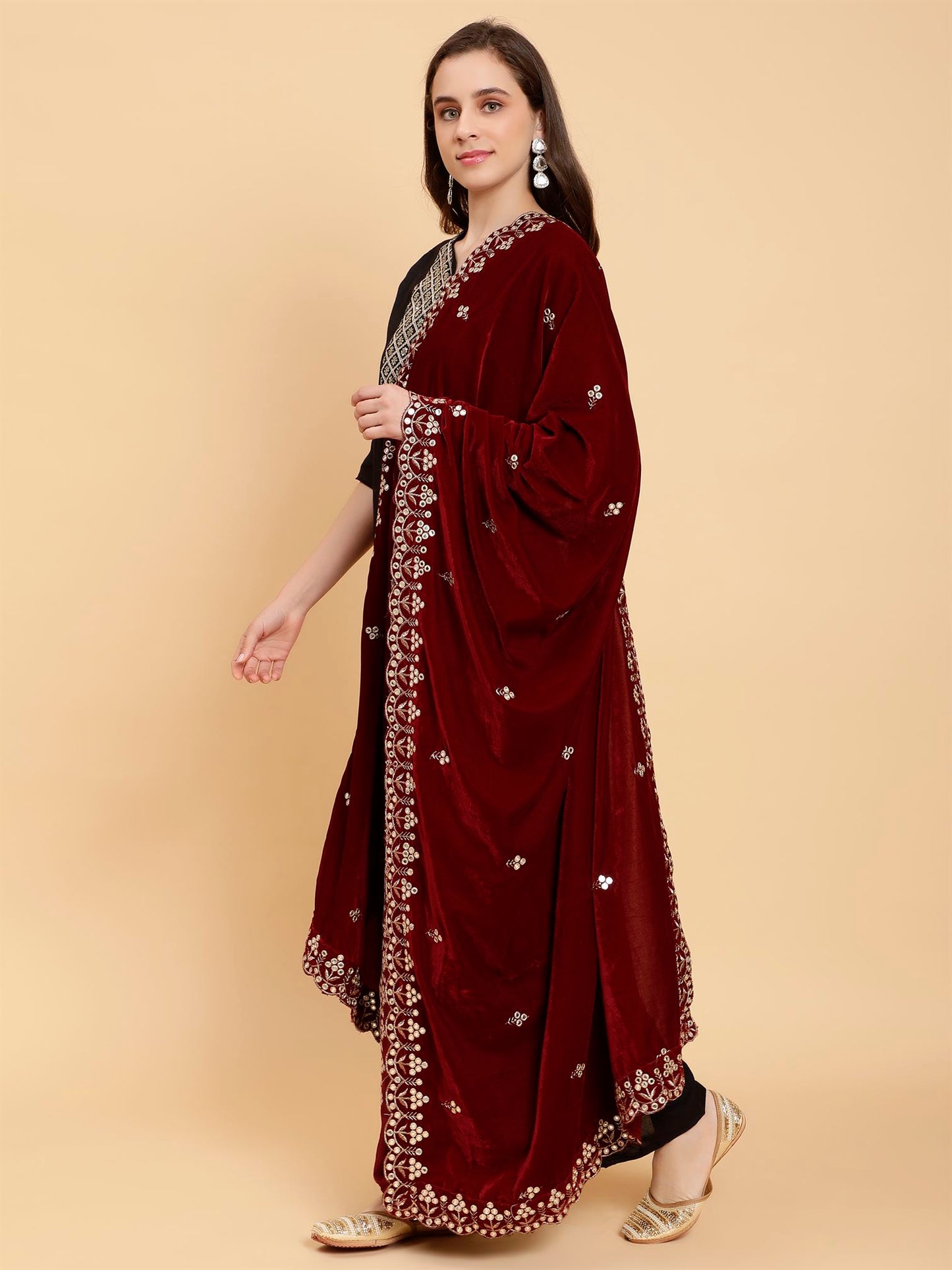 maroon-embellished-velvet-dupatta-mcrcvd7384-moda-chales-5