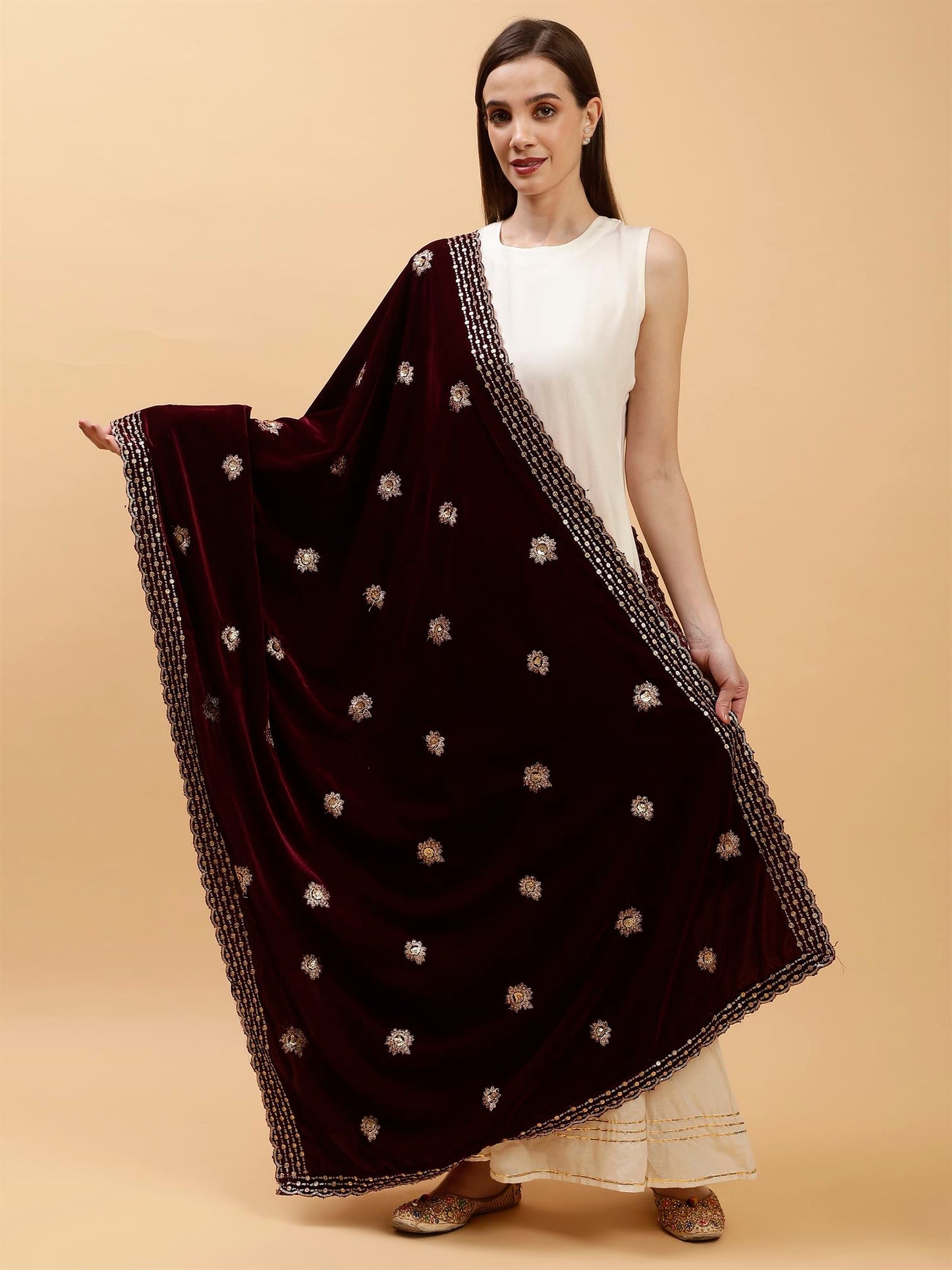 burgundy-sunflower-design-velvet-dupatta-mcrcvd7422-moda-chales-2