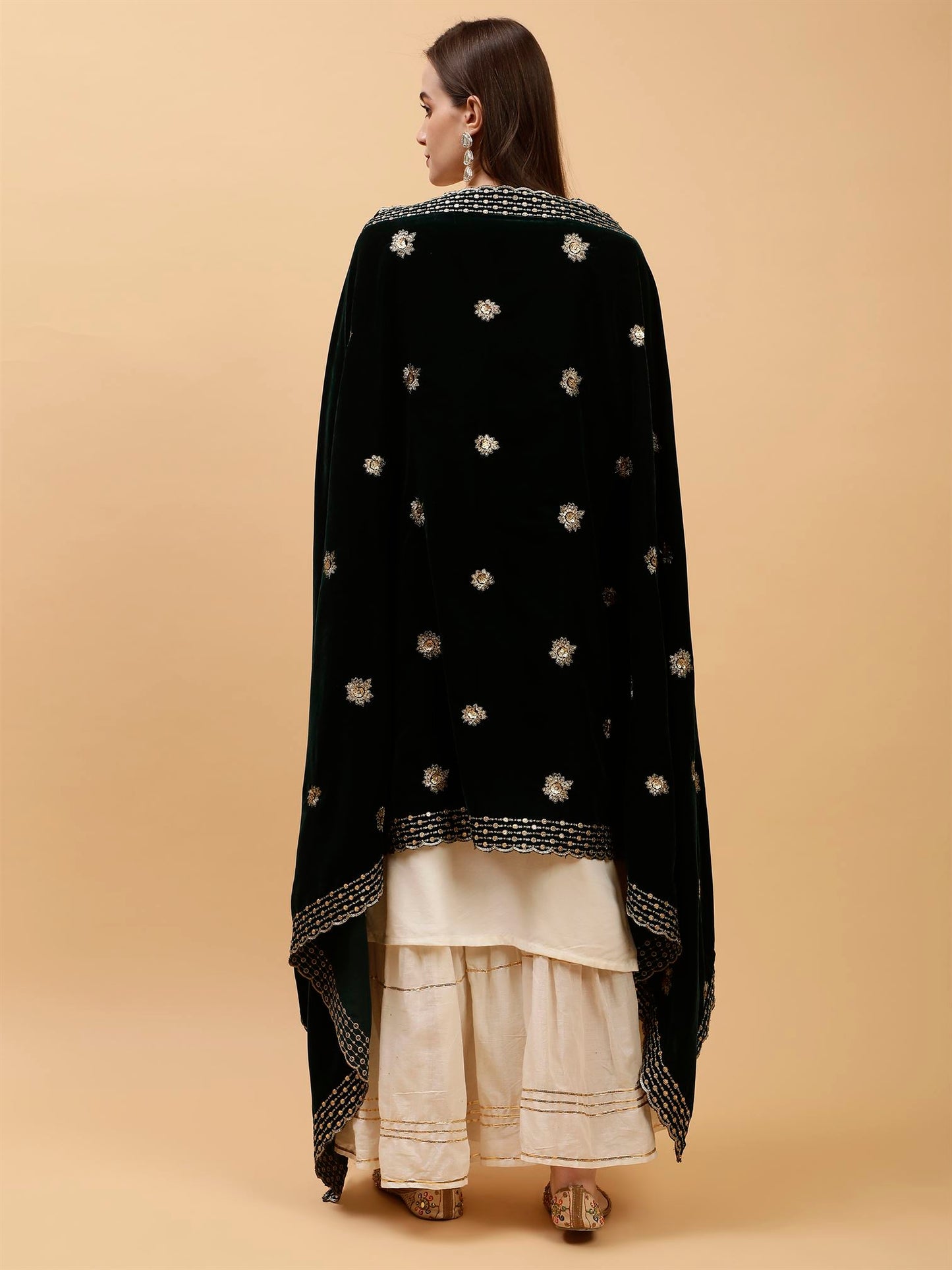 green-sunflower-design-velvet-dupatta-mcrcvd7427-moda-chales-6