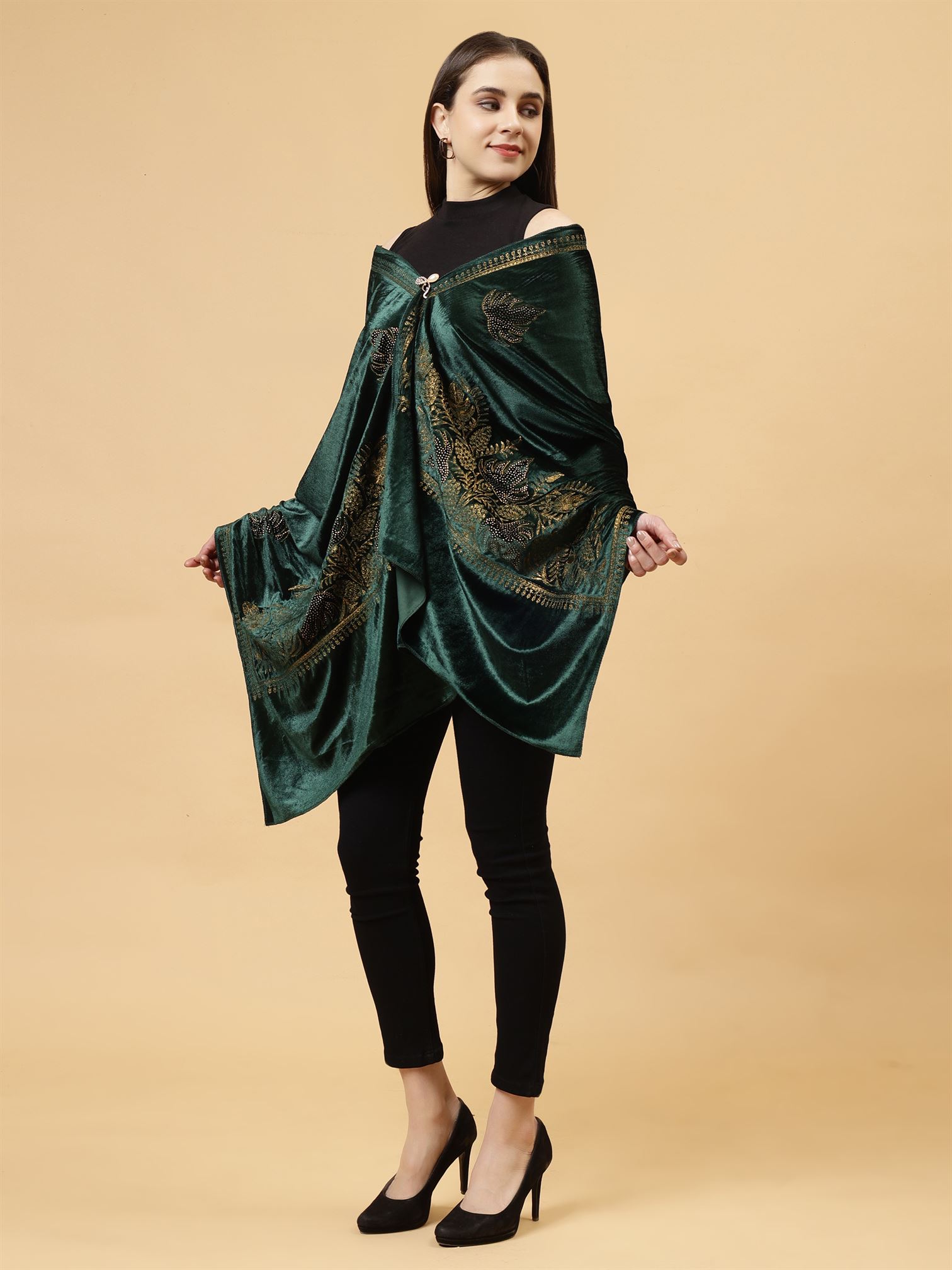 Emerald Green Embroiered velvet stole - MCHSVD1601G