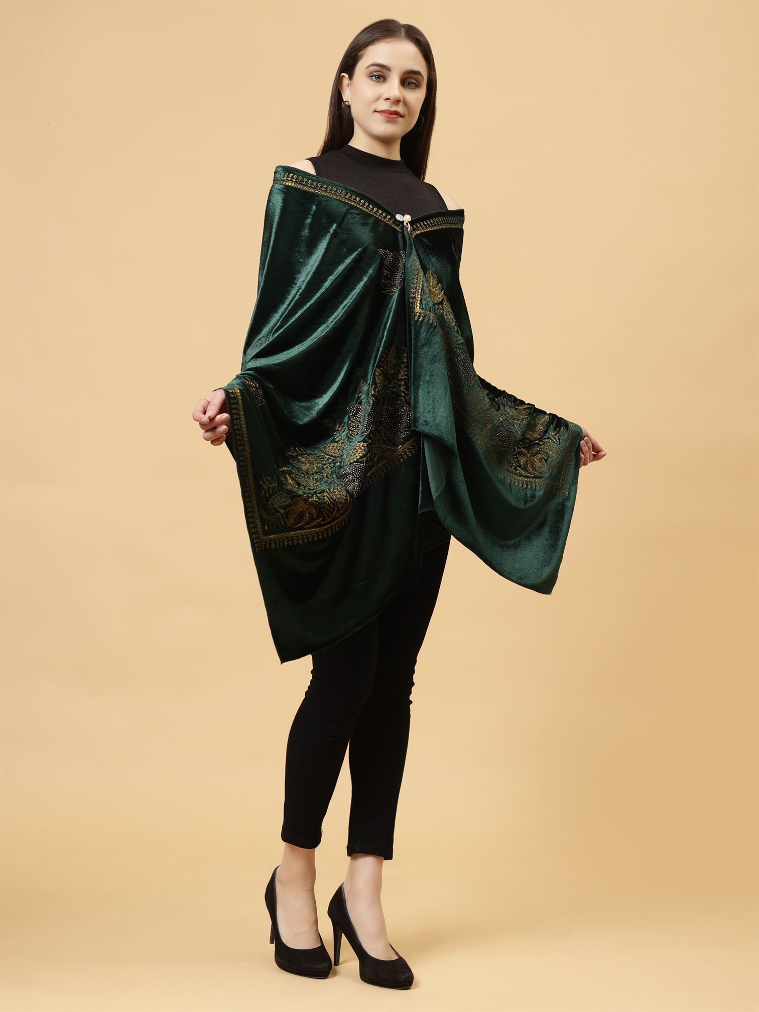 Emerald Green Embroiered velvet stole - MCHSVD1601G