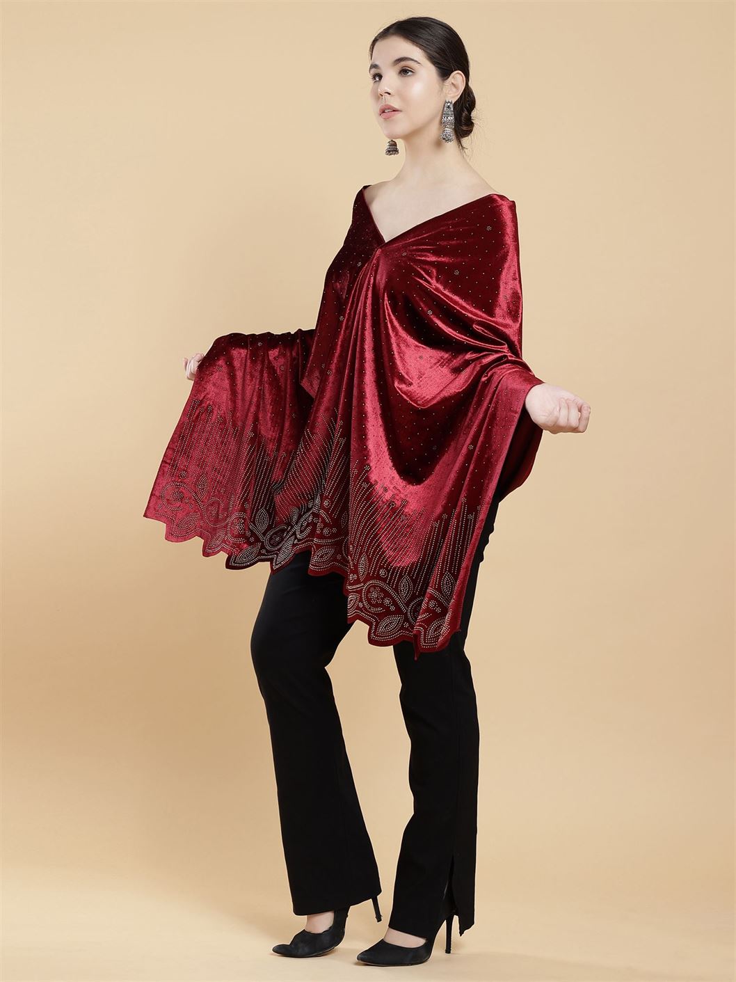 maroon-embellished-velvet-stole-mchsvd1604m-moda-chales-2