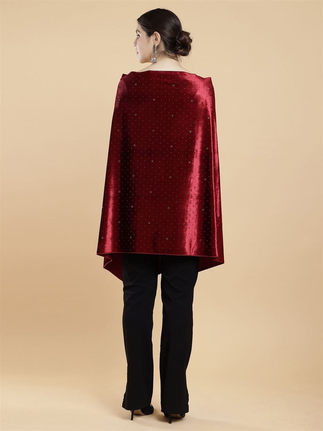 maroon-embellished-velvet-stole-mchsvd1604m-moda-chales-4