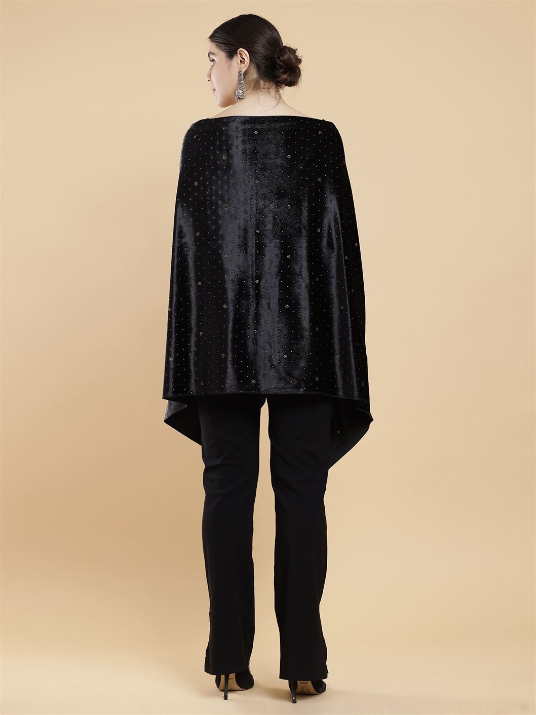 black-embellished-velvet-stole-mchsvd1606bk-moda-chales-6
