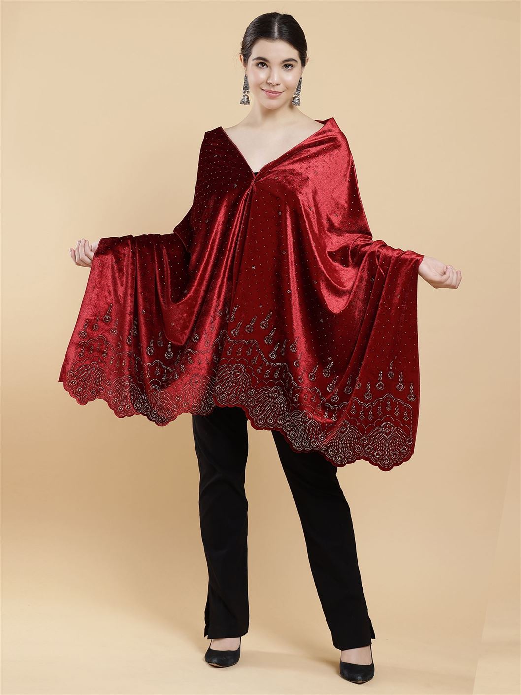 red-embellished-velvet-stole-mchsvd1606r-moda-chales-1