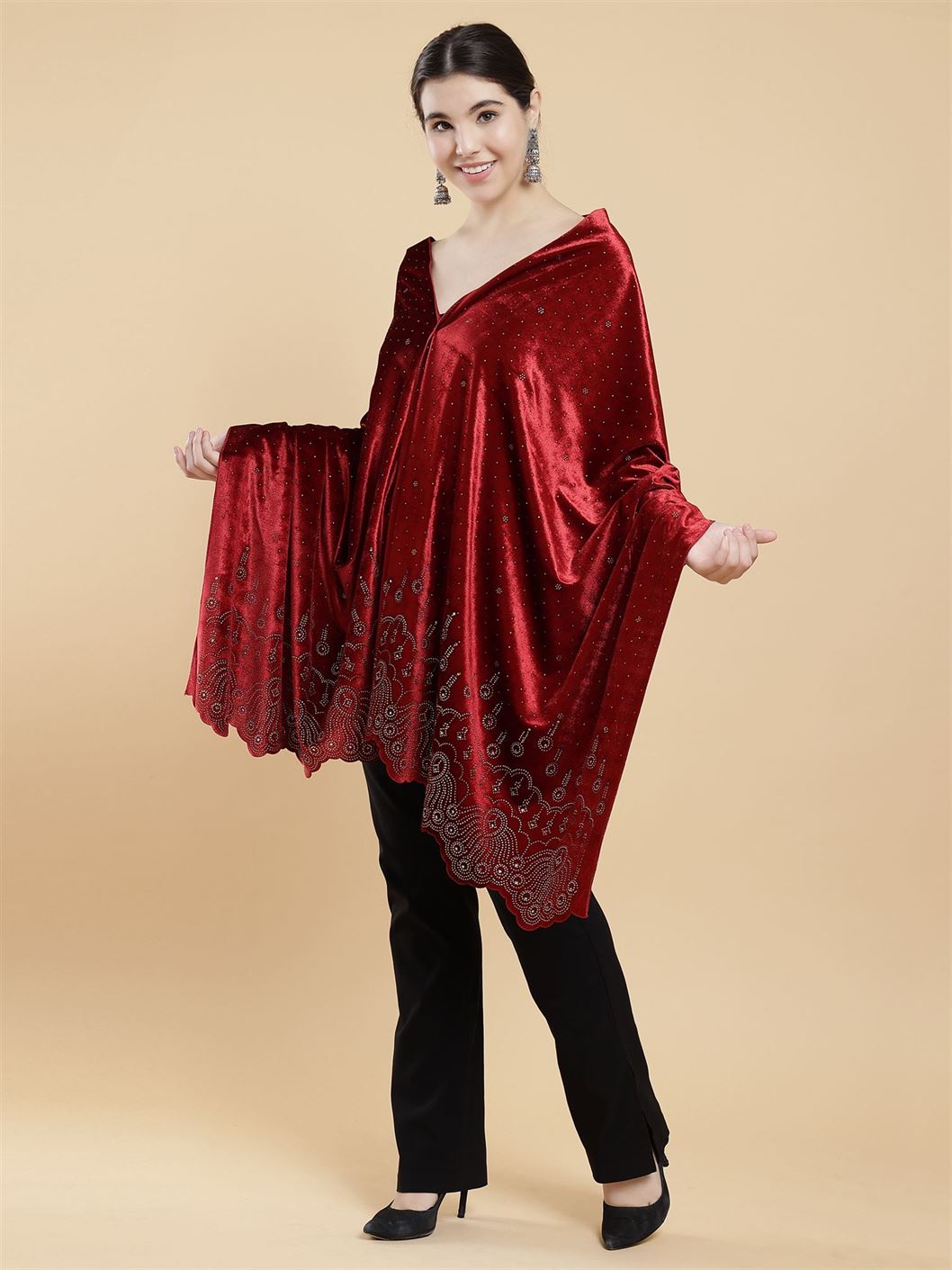 red-embellished-velvet-stole-mchsvd1606r-moda-chales-3