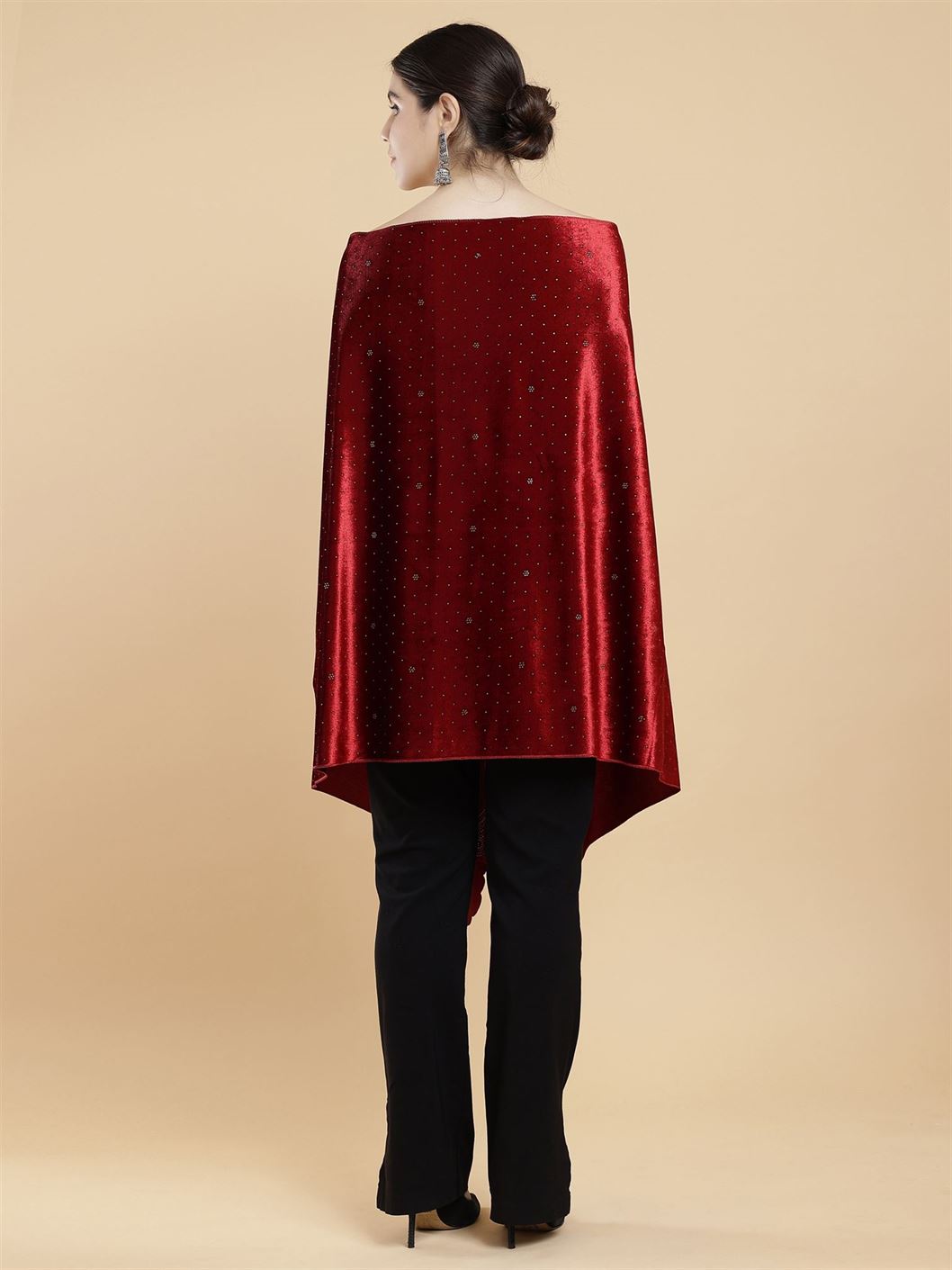 red-embellished-velvet-stole-mchsvd1606r-moda-chales-5