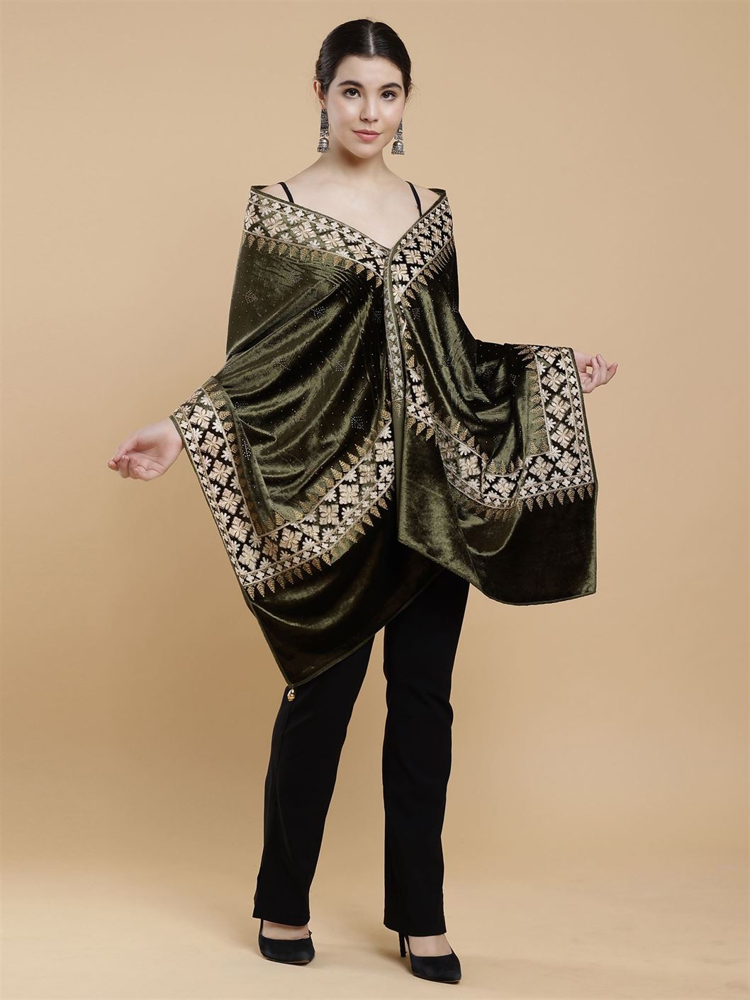 mehndi-green-embellished-velvet-stole-mchsvd1613g-moda-chales-3