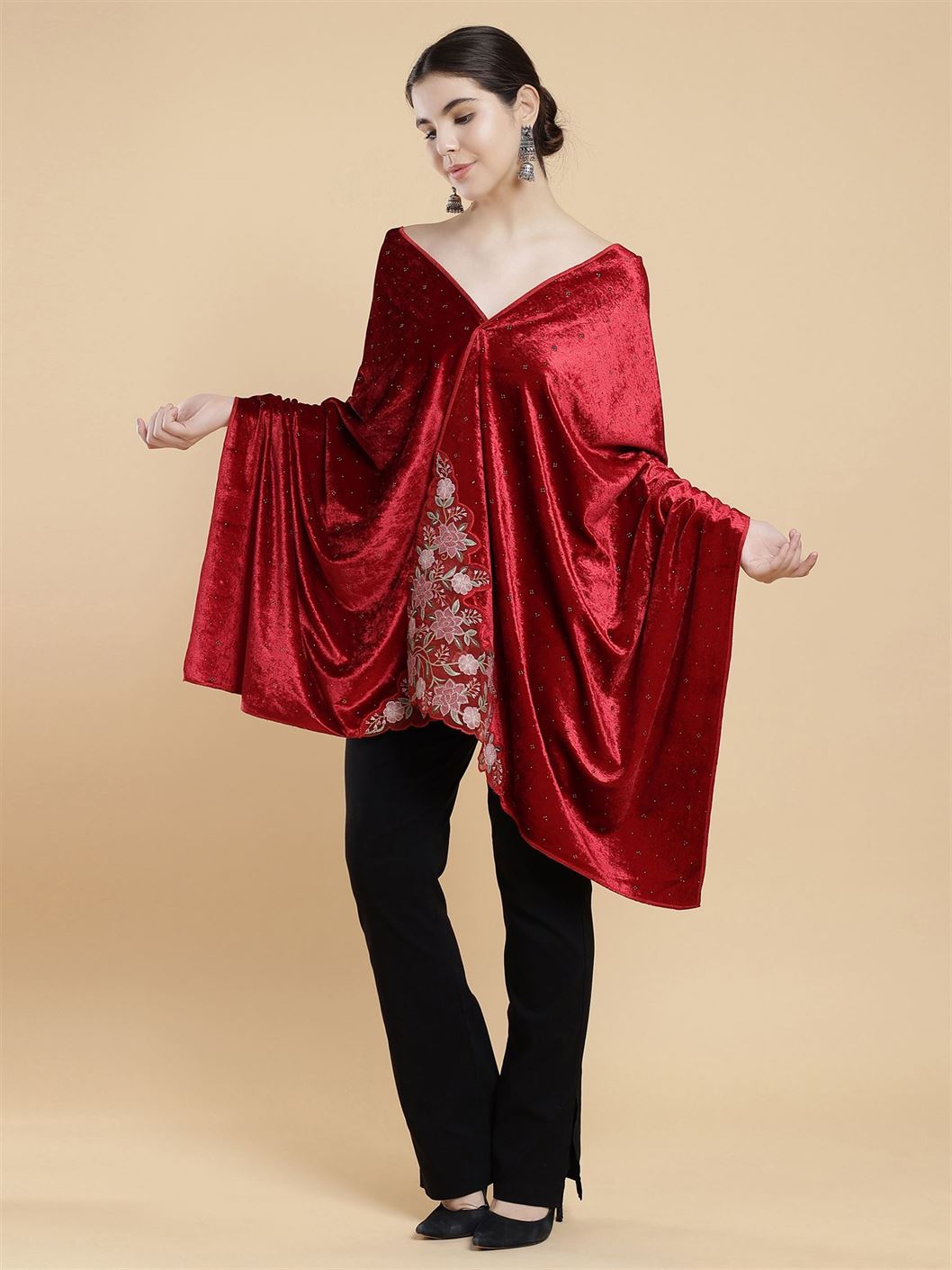 red-embellished-velvet-stole-mchsvd1624r-moda-chales-5