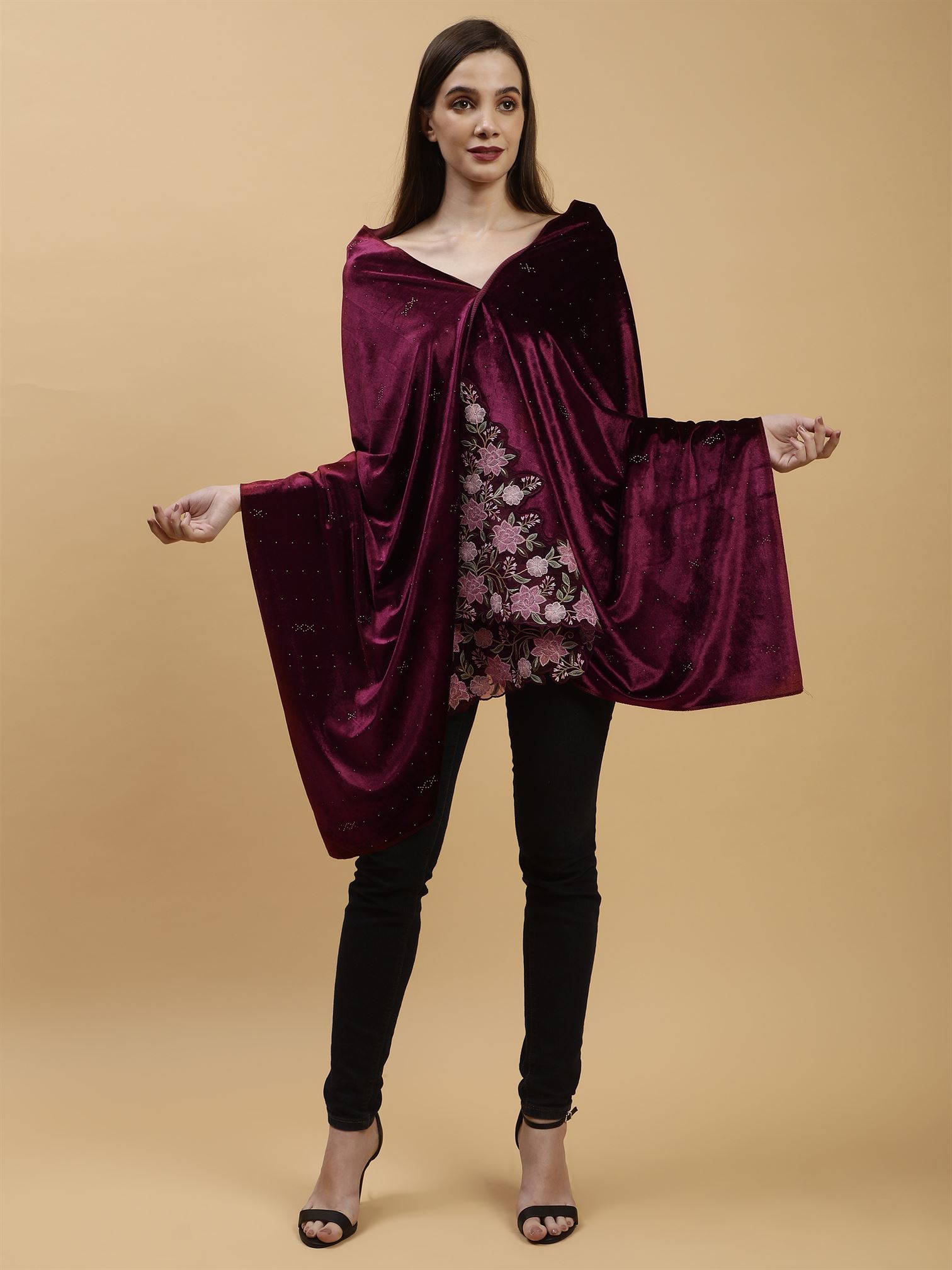 maroon-embellished-velvet-stole-mchsvd1624m-moda-chales-2