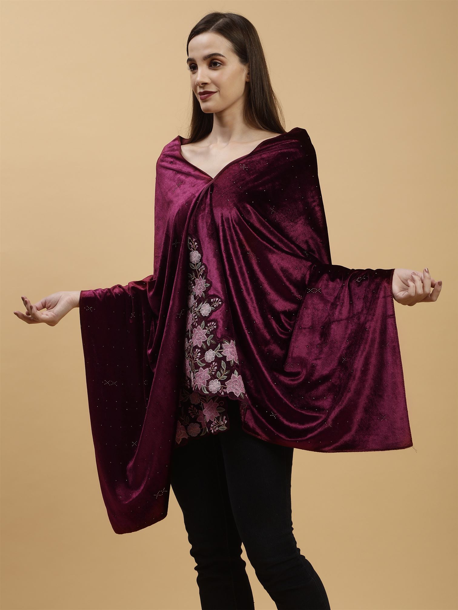 maroon-embellished-velvet-stole-mchsvd1624m-moda-chales-1