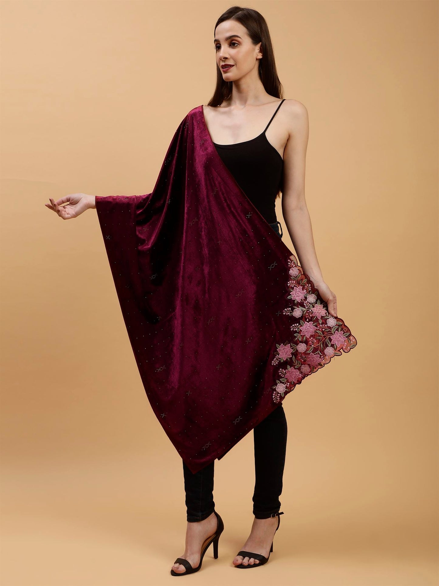 maroon-embellished-velvet-stole-mchsvd1624m-moda-chales-5