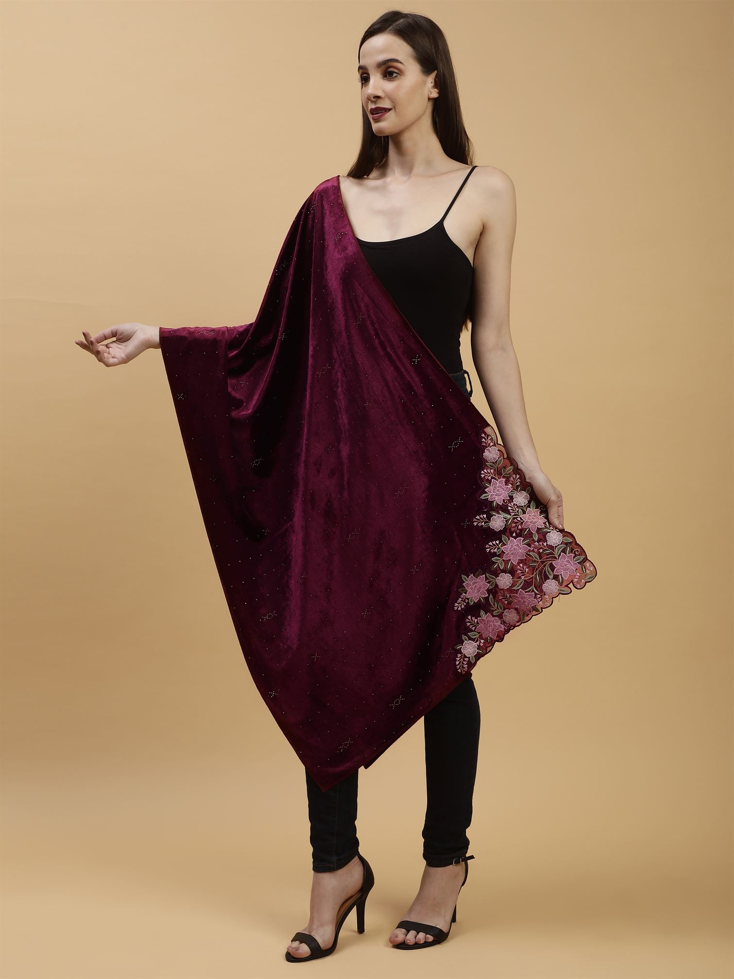 maroon-embellished-velvet-stole-mchsvd1624m-moda-chales-5