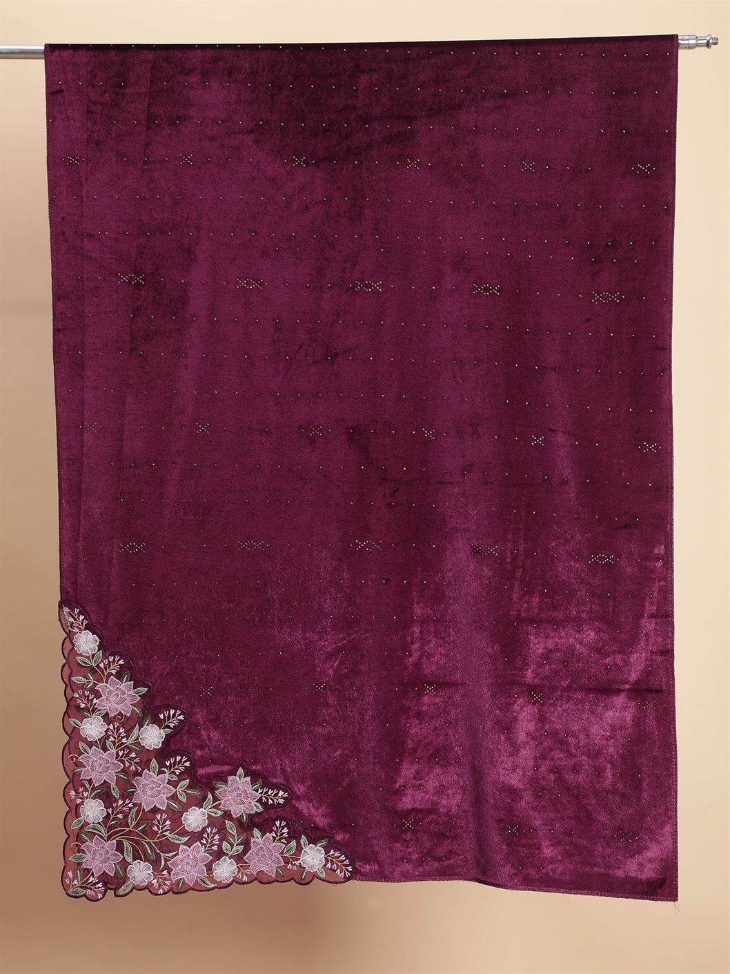 maroon-embellished-velvet-stole-mchsvd1624m-moda-chales-6