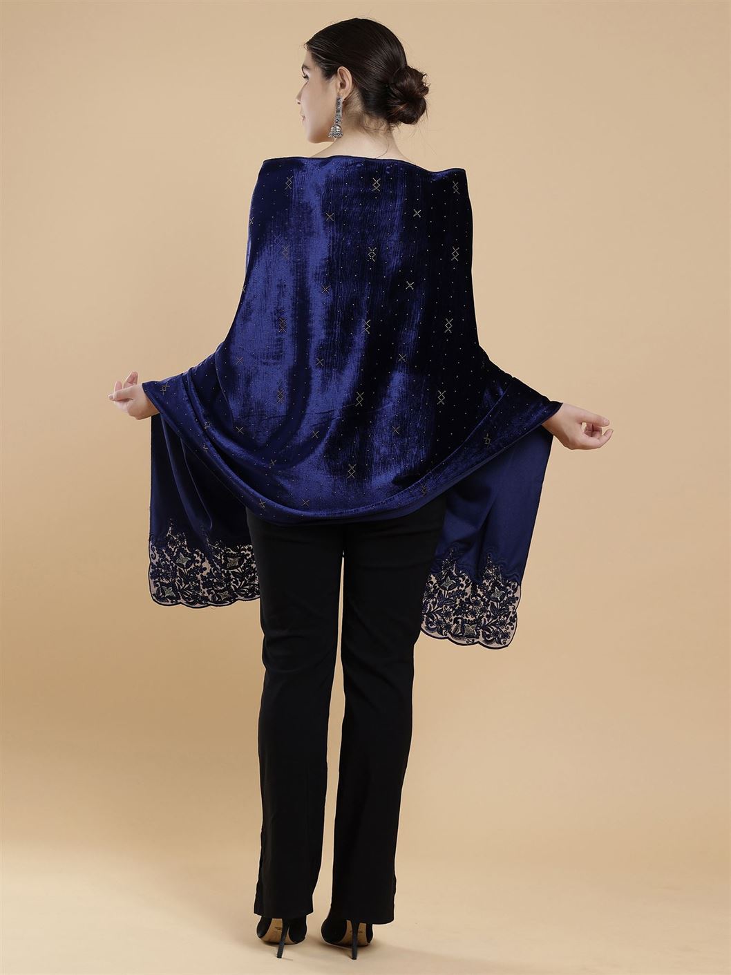 blue-embellished-velvet-stole-mchsvd1625bu-moda-chales-8