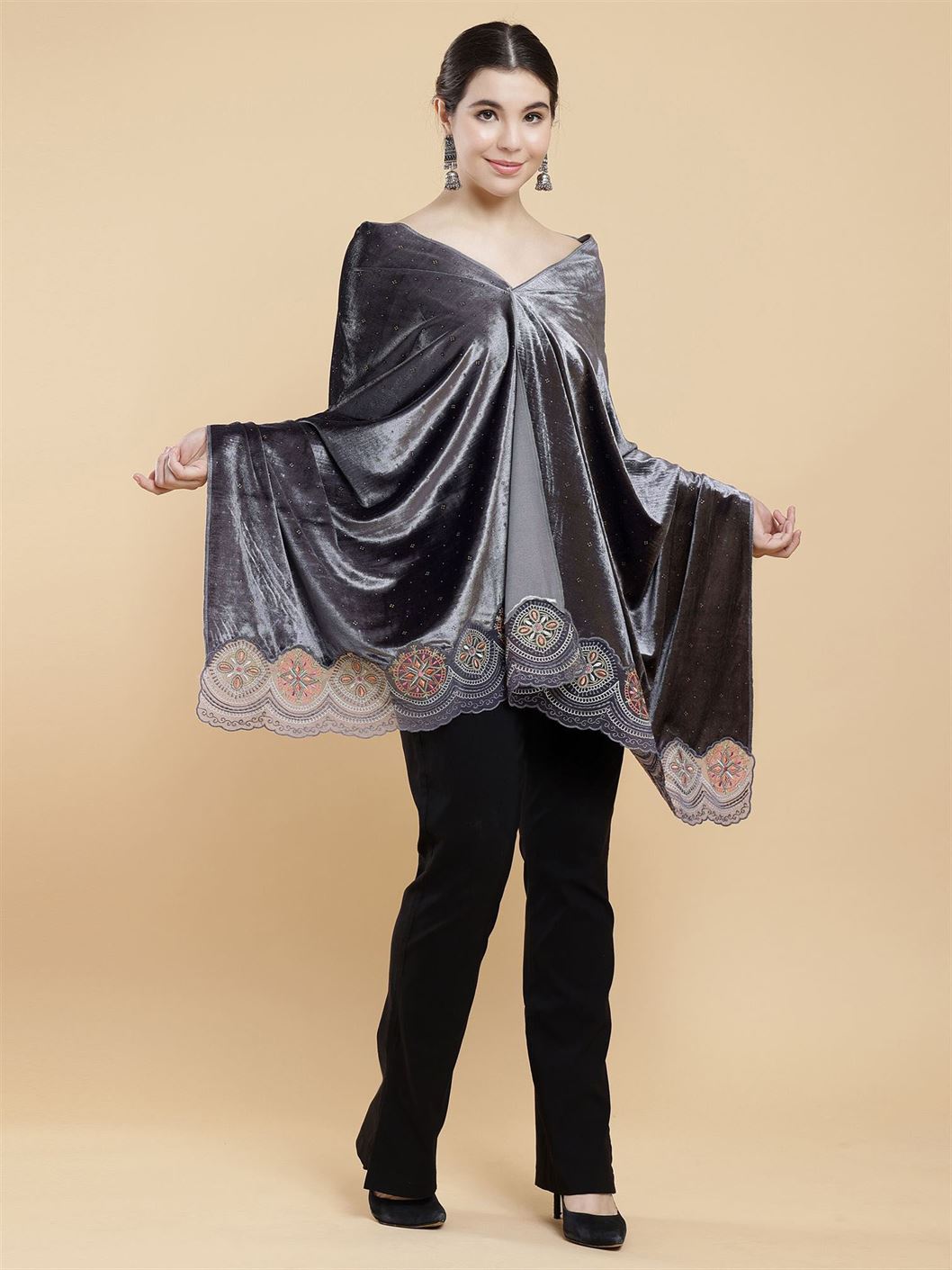 steel-grey-embellished-velvet-stole-mchsvd1630grey-moda-chales-2