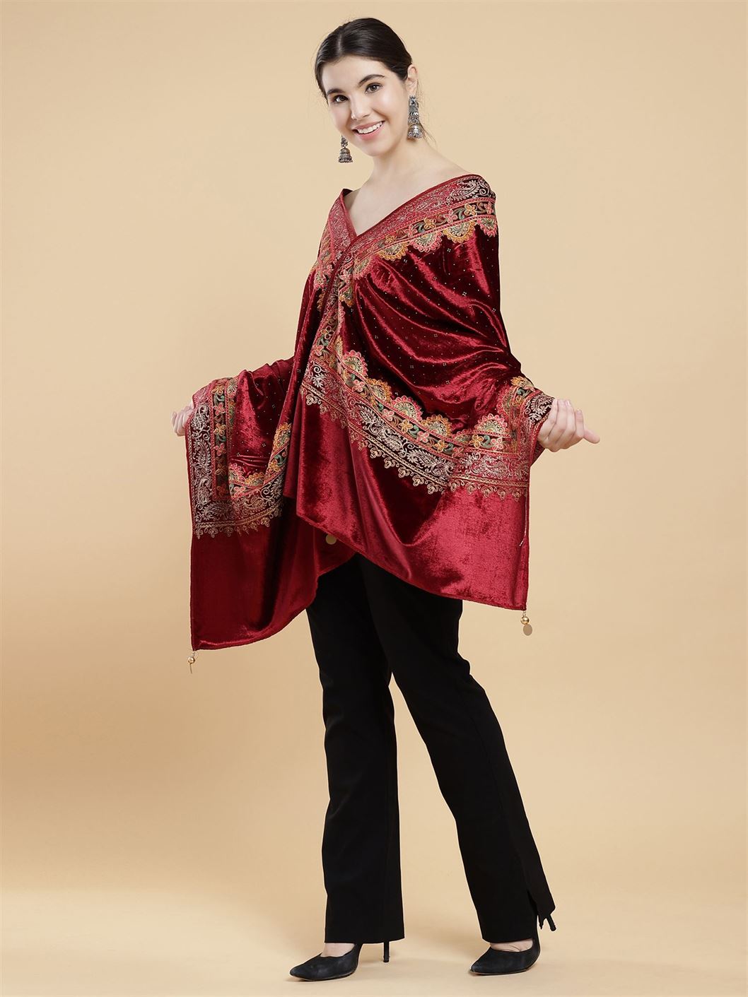 maroon-embellished-velvet-stole-mchsvd1628m-moda-chales-2