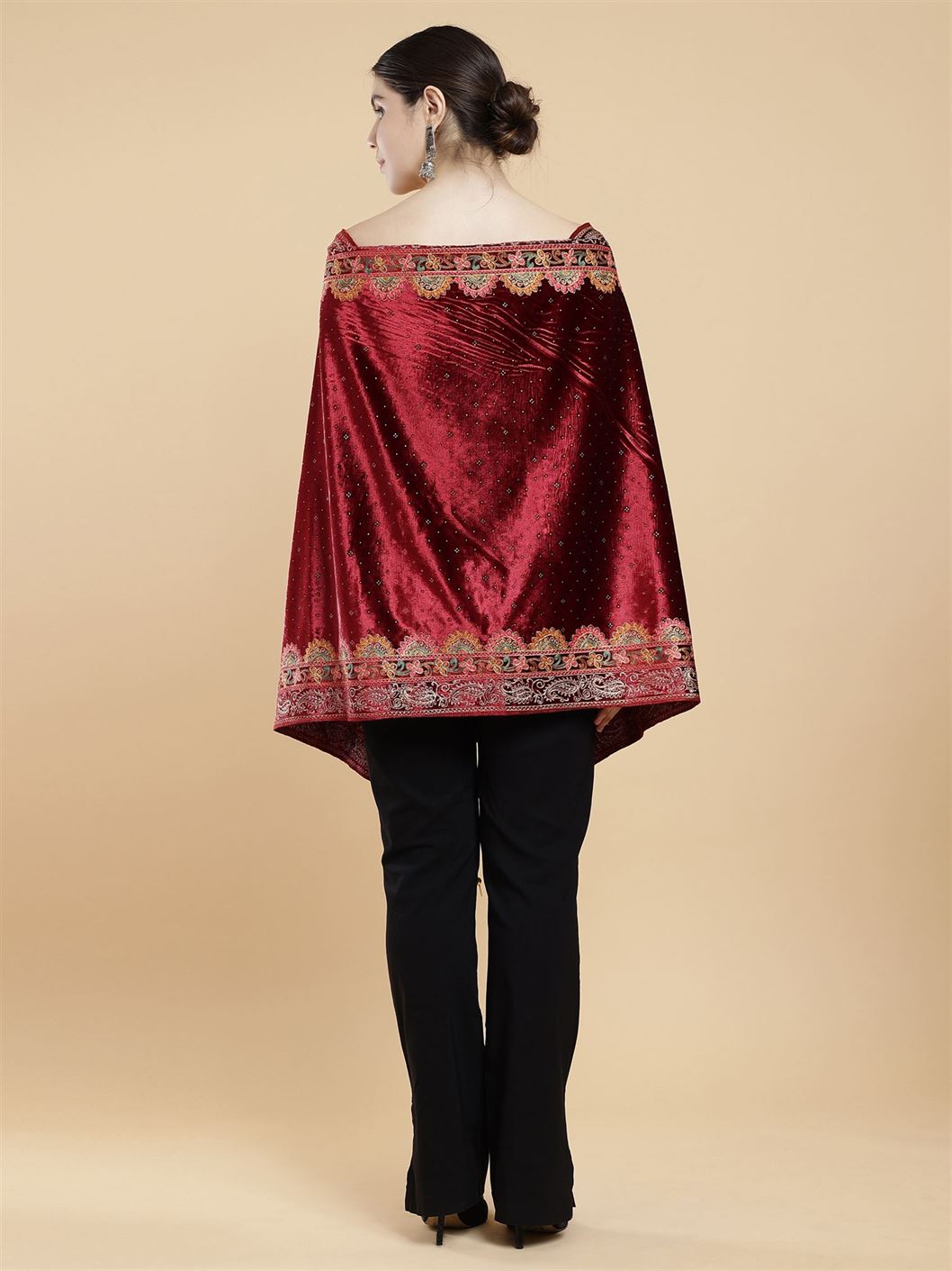 maroon-embellished-velvet-stole-mchsvd1628m-moda-chales-4