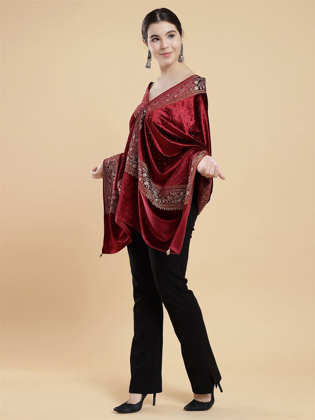 maroon-embellished-velvet-stole-mchsvd1629m-moda-chales-5