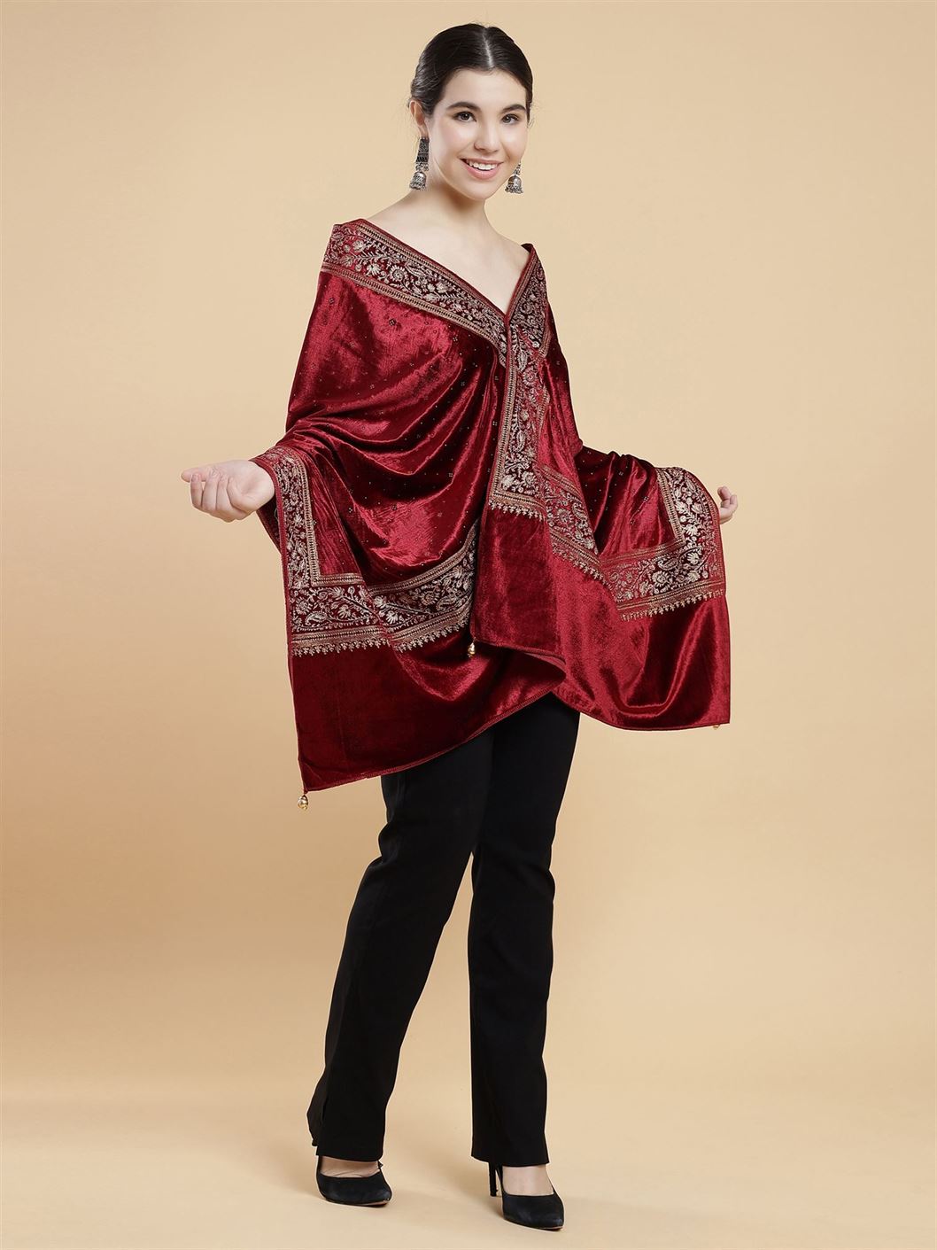 maroon-embellished-velvet-stole-mchsvd1629m-moda-chales-6