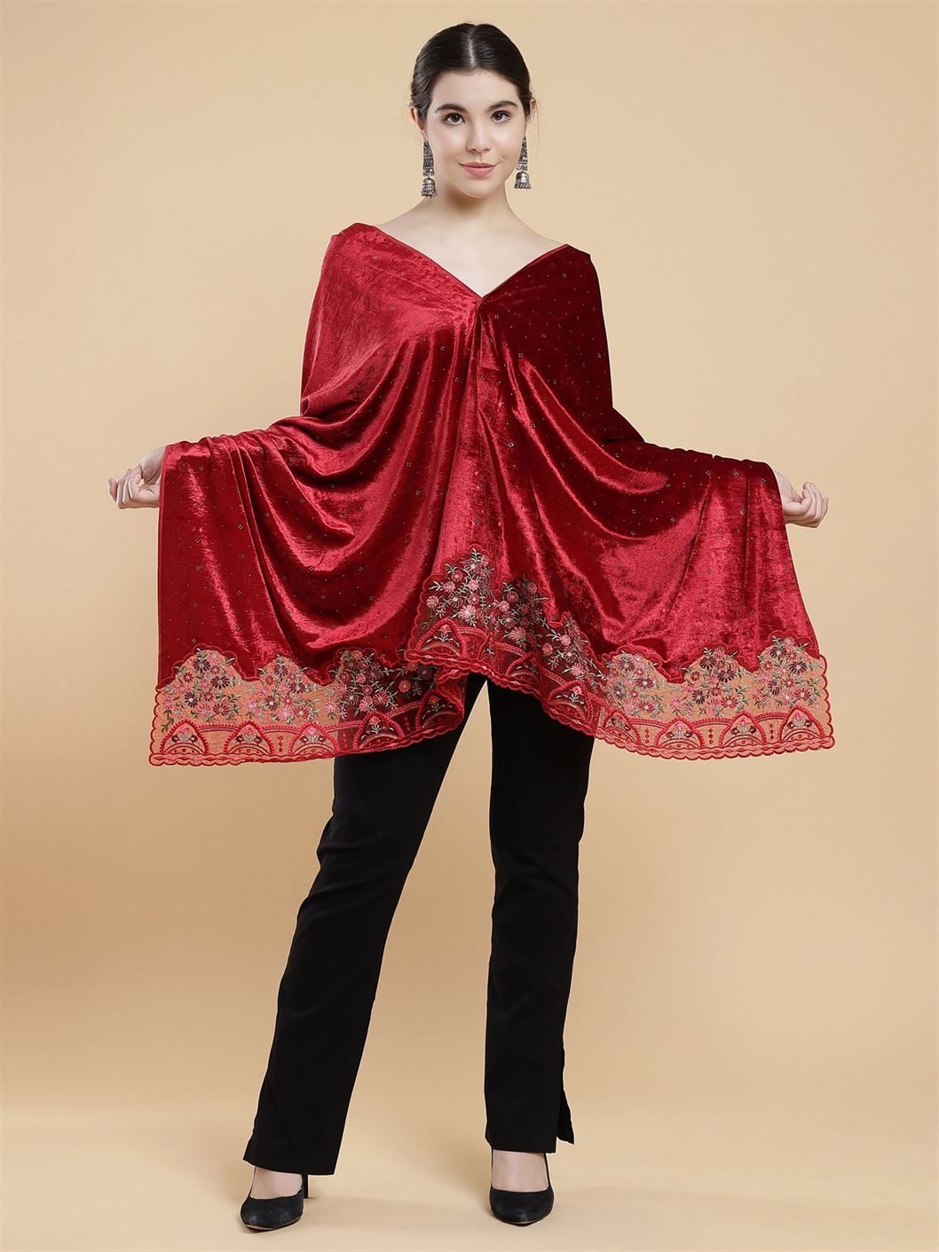 red-embellished-velvet-stole-mchsvd1630r-moda-chales-2
