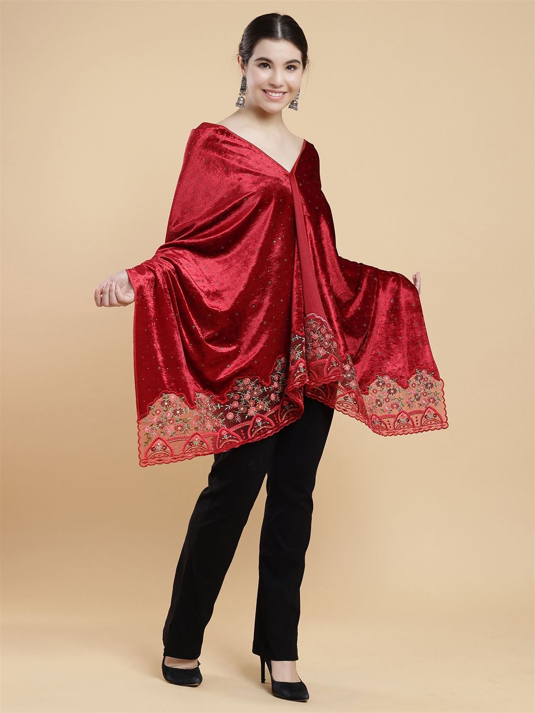 red-embellished-velvet-stole-mchsvd1630r-moda-chales-4