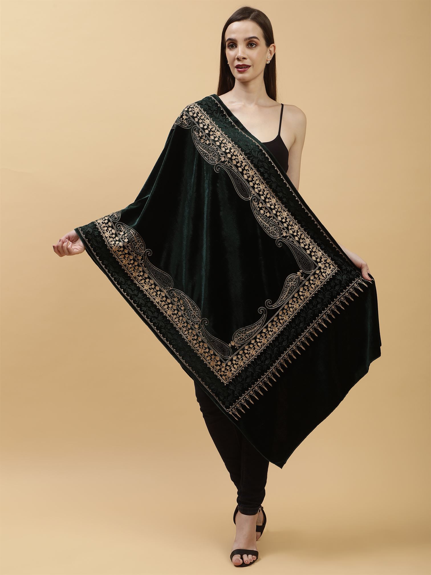 bottle-green-embroidered-velvet-shawl-mchsvd1643-moda-chales-1