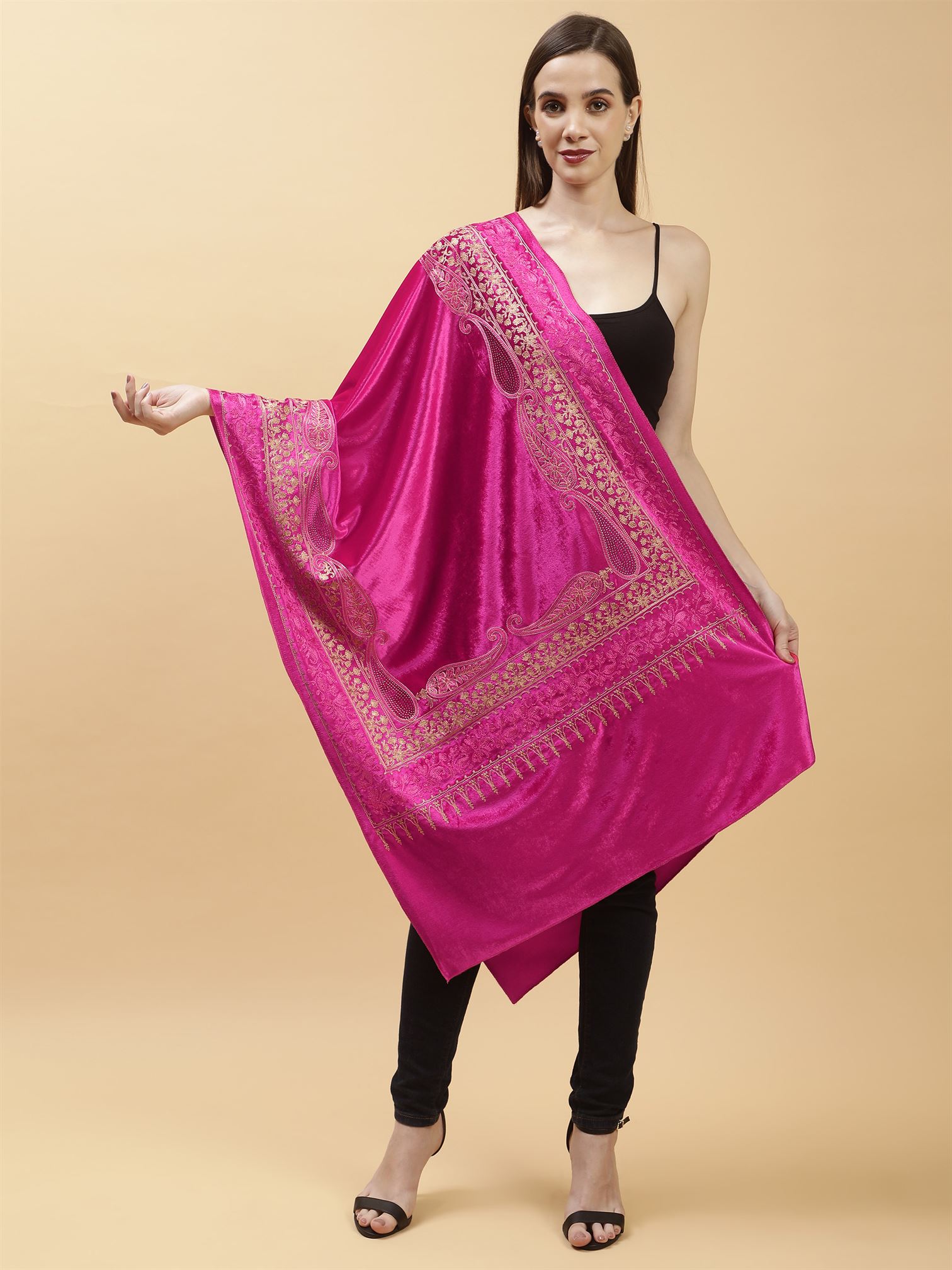 magenta-embroidered-velvet-shawl-mchsvd1644-moda-chales-1