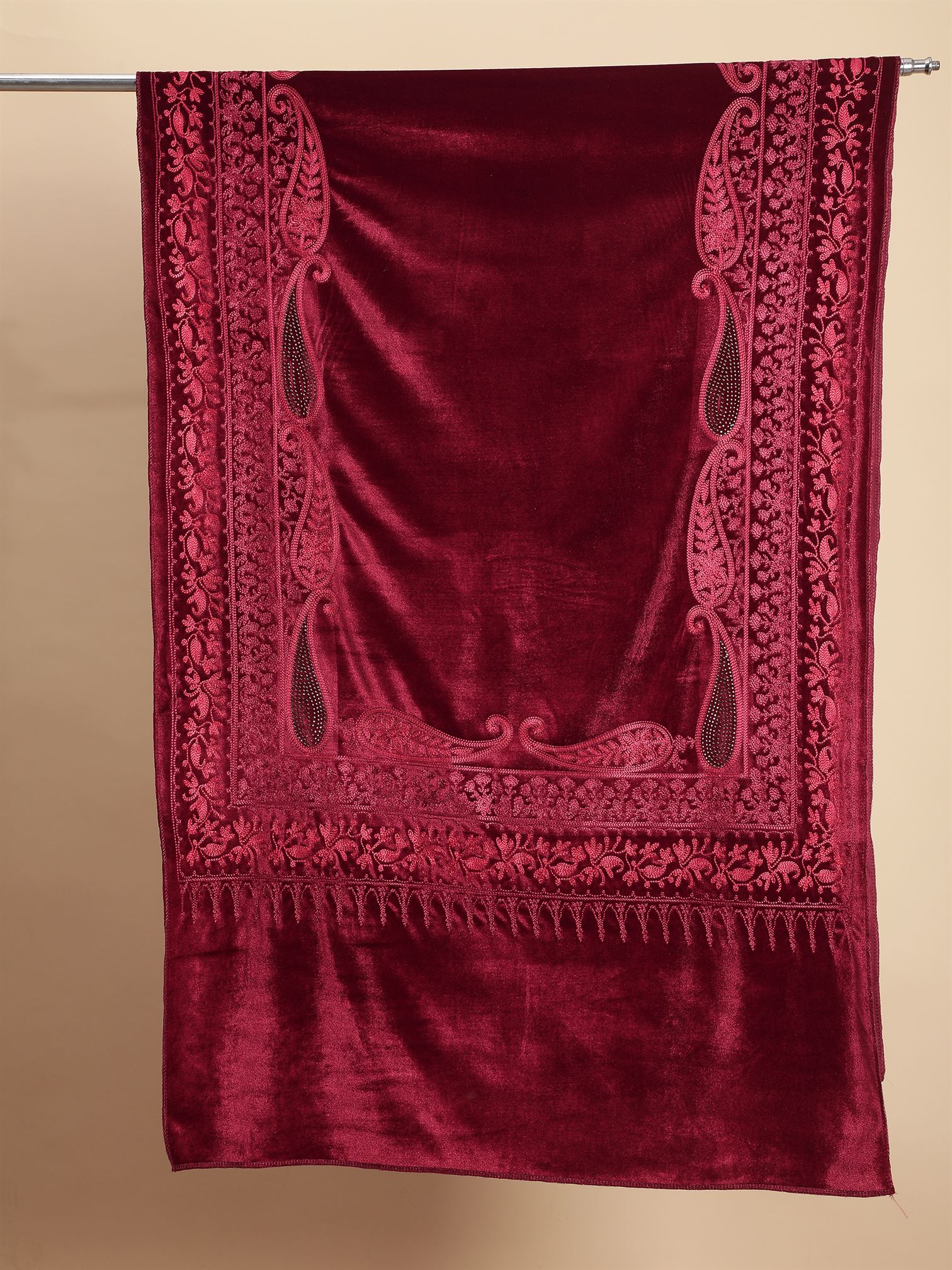 red-embroidered-velvet-shawl-mchsvd1649-moda-chales-6