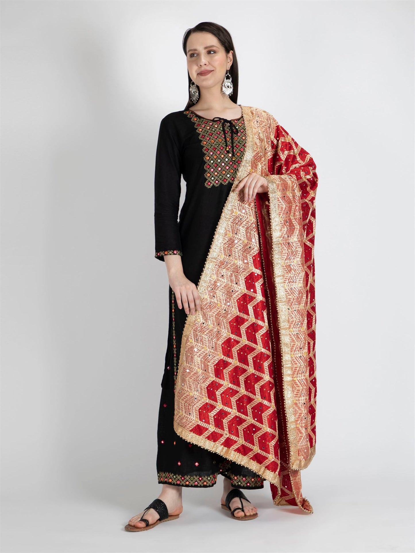 red-multicolour-phulkari-dupatta-with-heavy-lace-mcmmpd4048-2