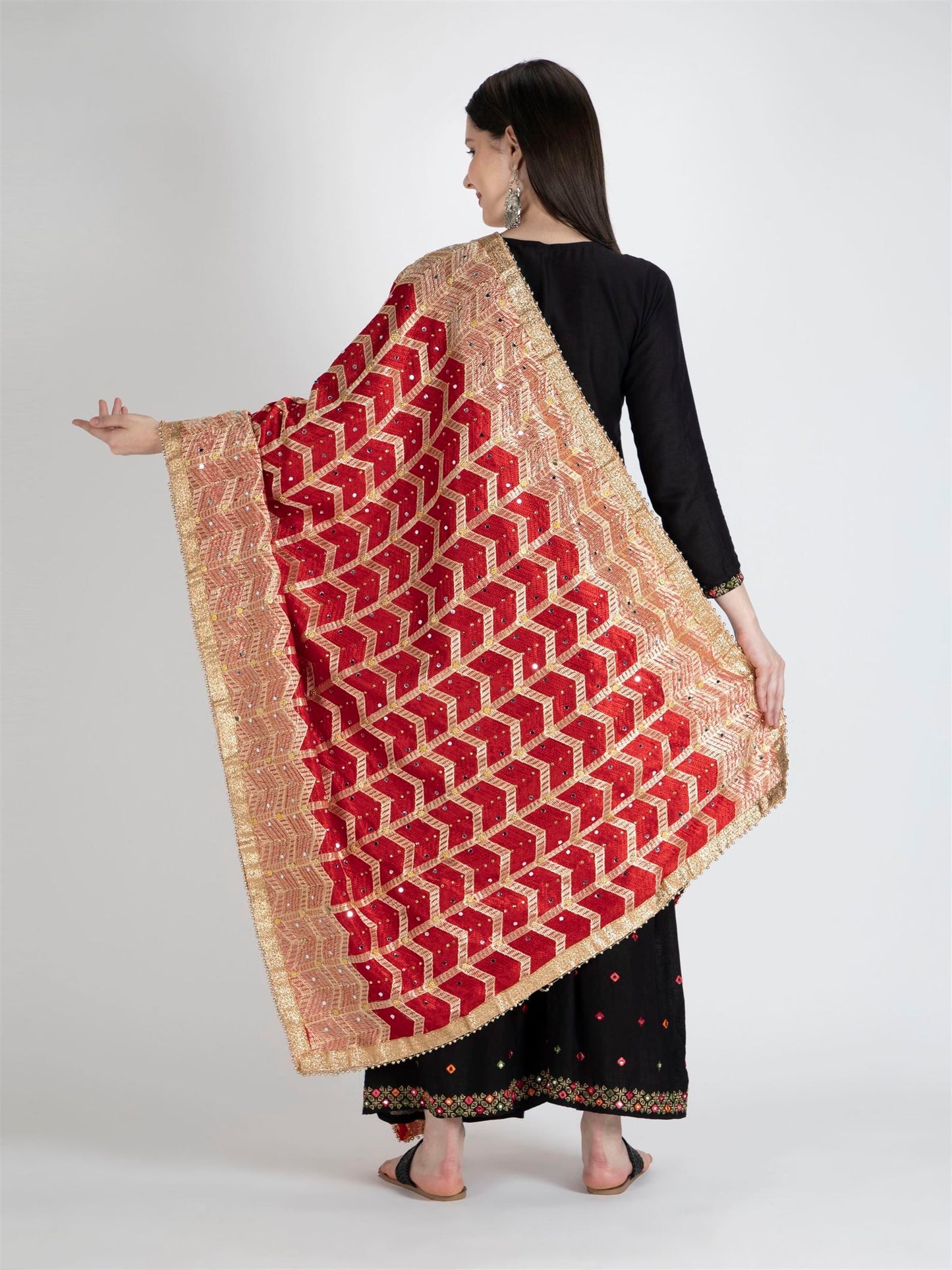 red-multicolour-phulkari-dupatta-with-heavy-lace-mcmmpd4048-3