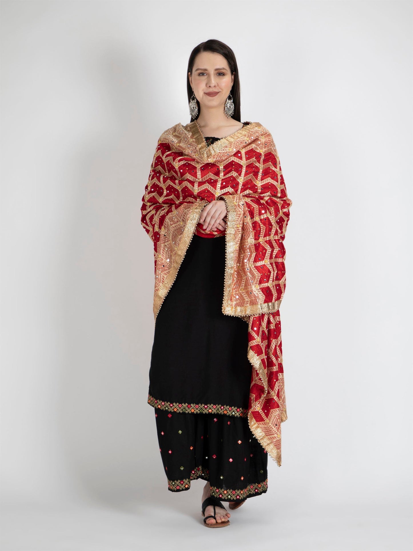 red-multicolour-phulkari-dupatta-with-heavy-lace-mcmmpd4048-4