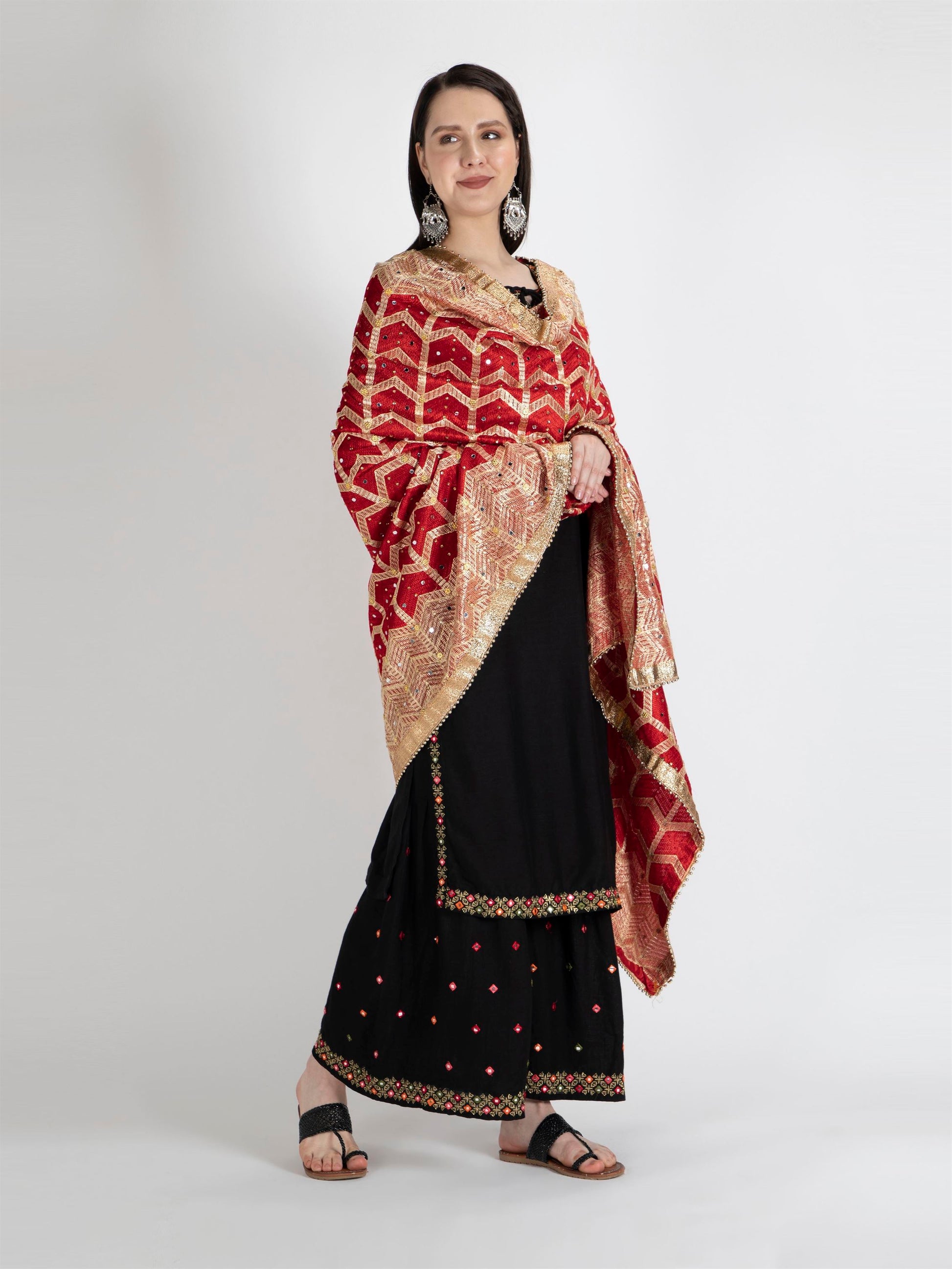 red-multicolour-phulkari-dupatta-with-heavy-lace-mcmmpd4048-5