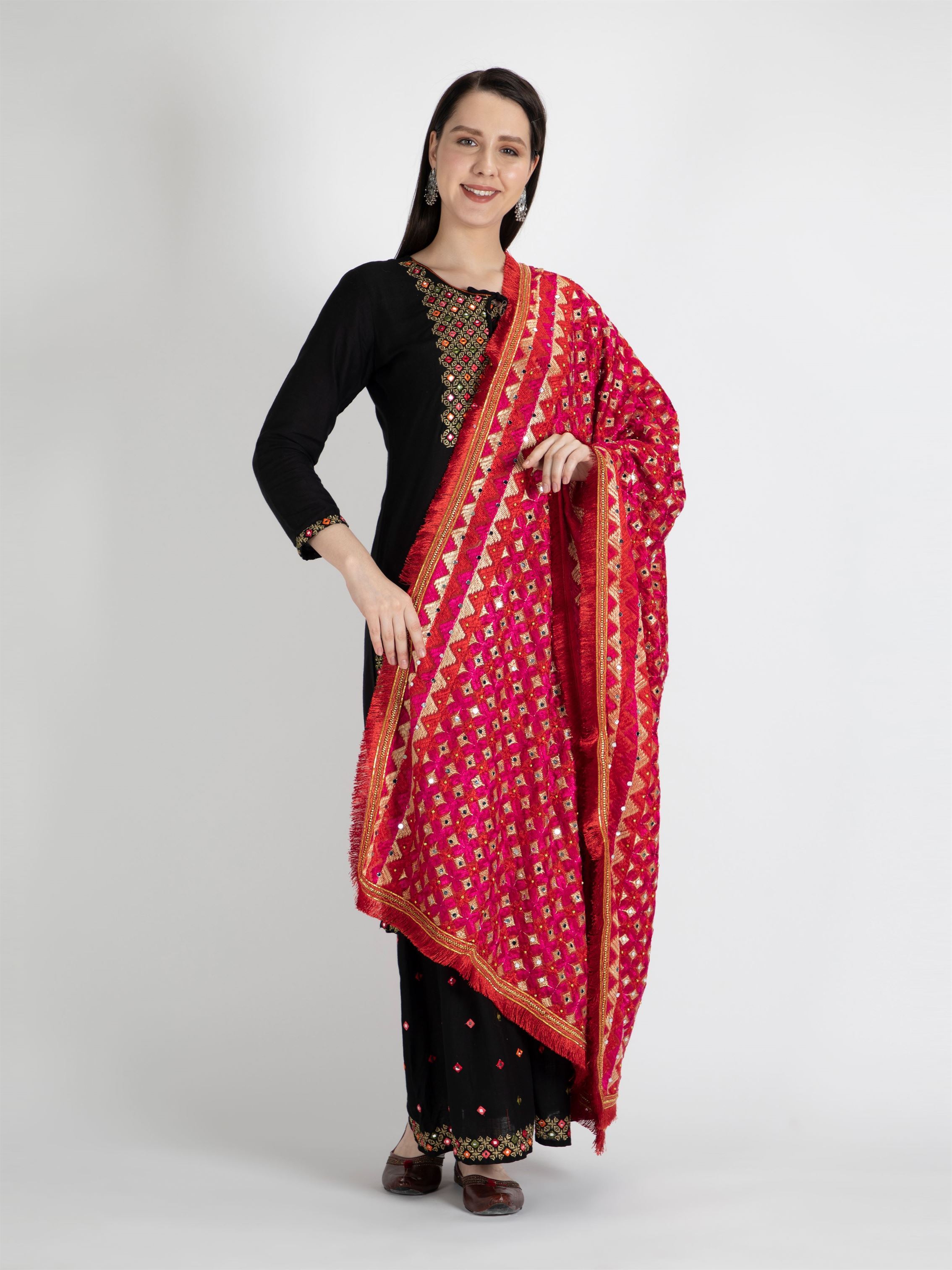 magenta-red-phulkari-dupatta-with-mirror-work-mcmmpd4054-2